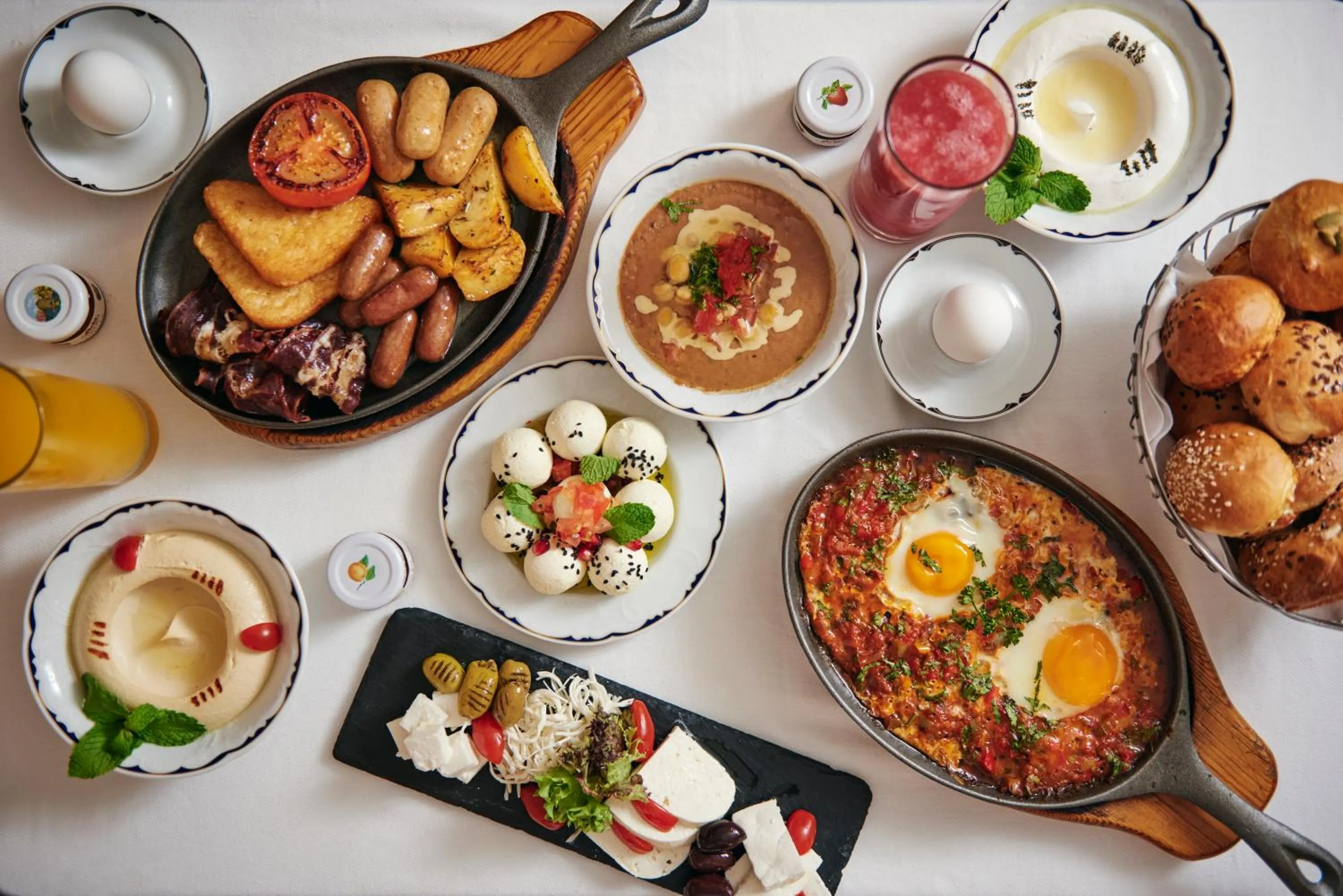 Food and drinks in InterContinental Al Jubail Resort