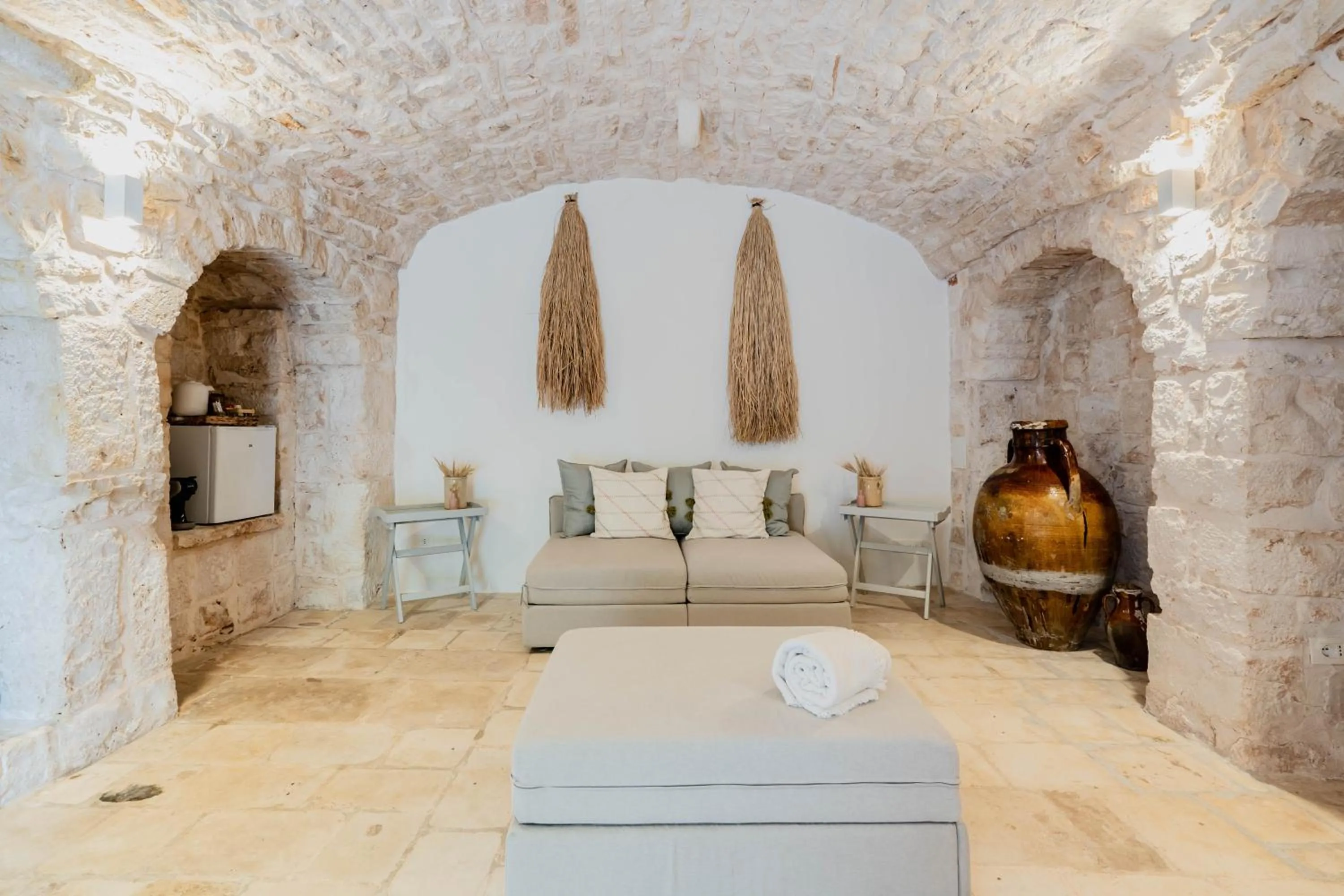 Living room, Bed in Dimora Rutica