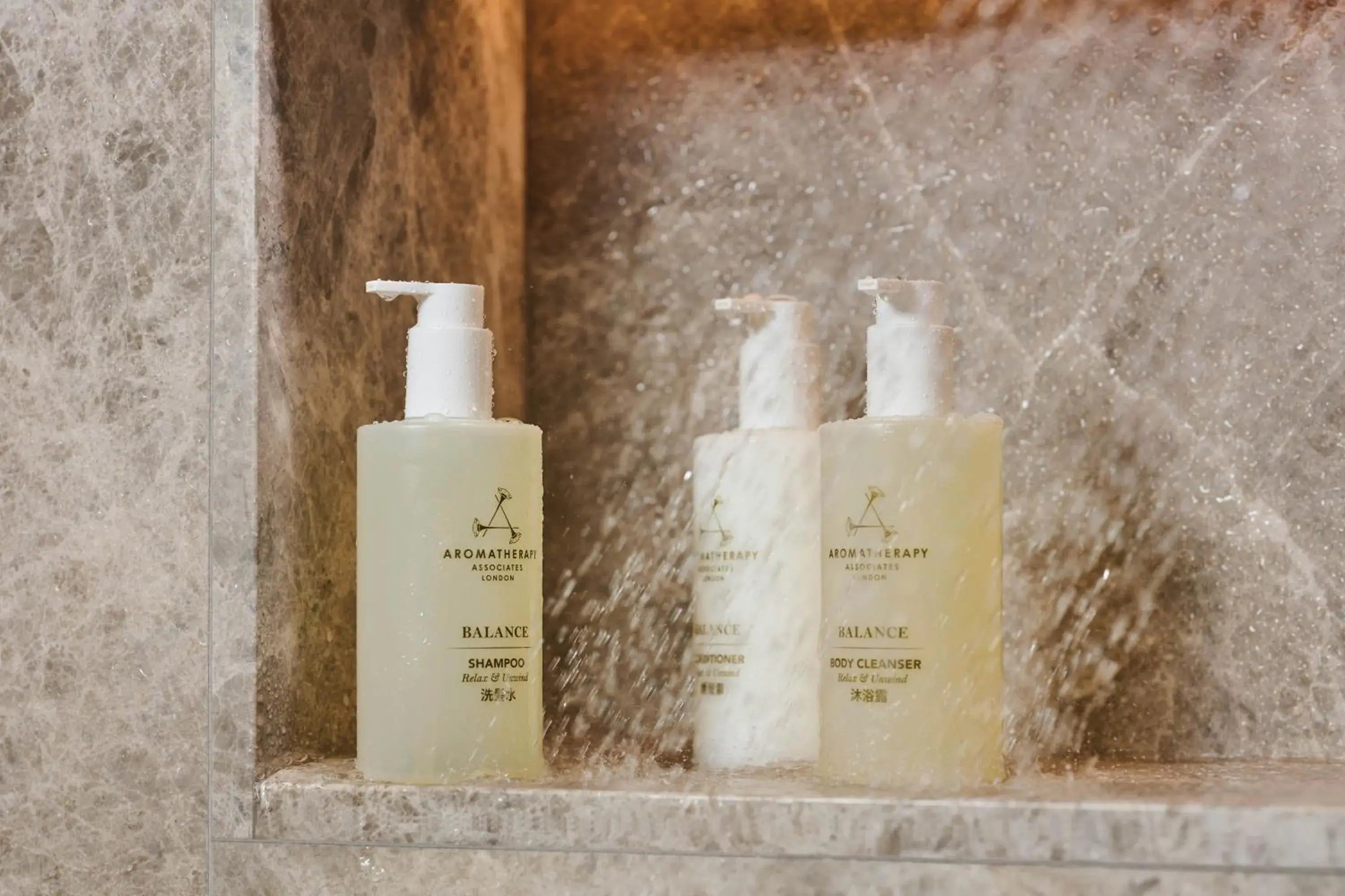 Executive Mountain View Room with King Bed and Executive Lounge Access in JW Marriott Hotel Hong Kong Executive Mountain View Room with King Bed and Executive Lounge Access in JW Marriott Hotel Hong Kong