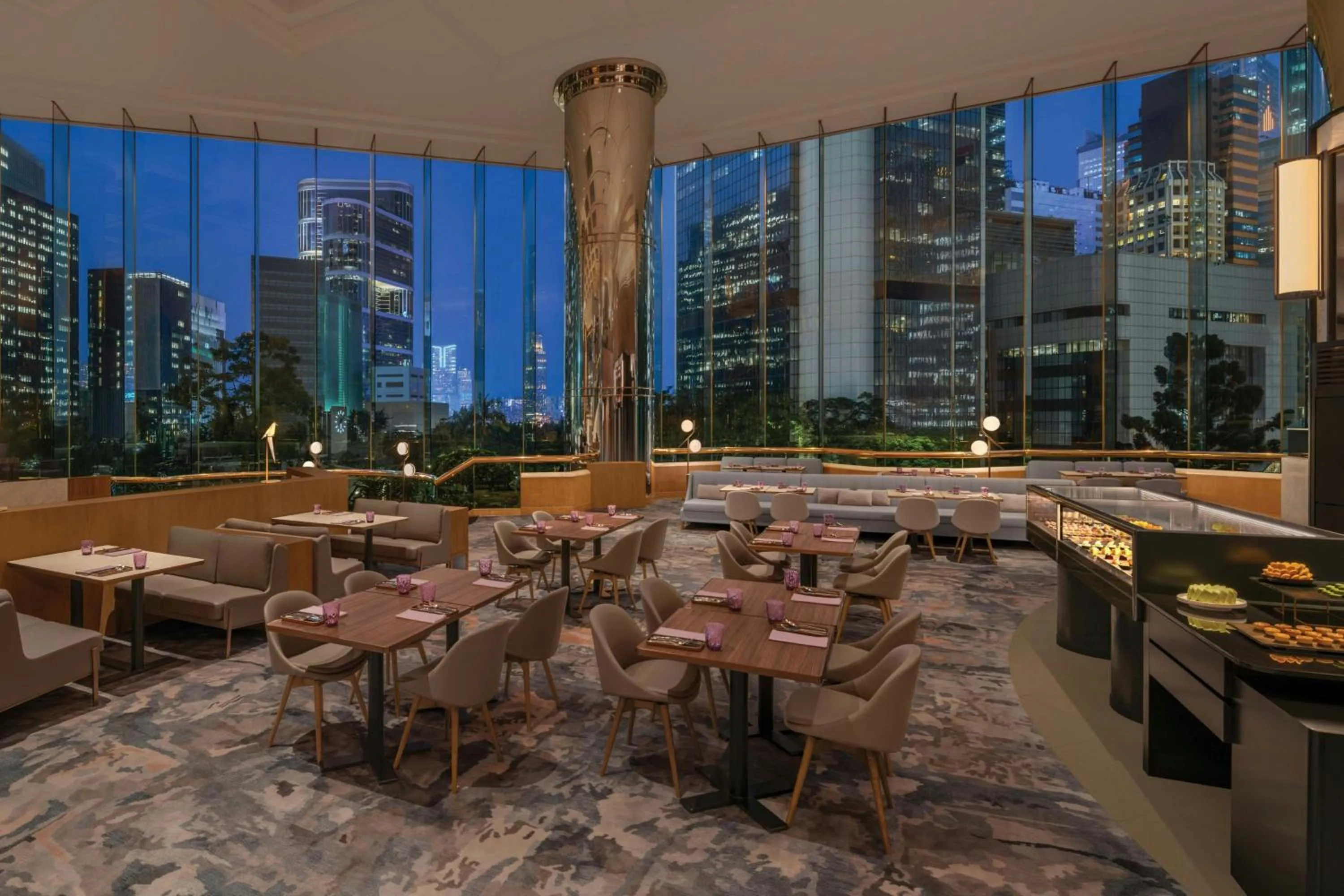 Lounge or bar in JW Marriott Hotel Hong Kong