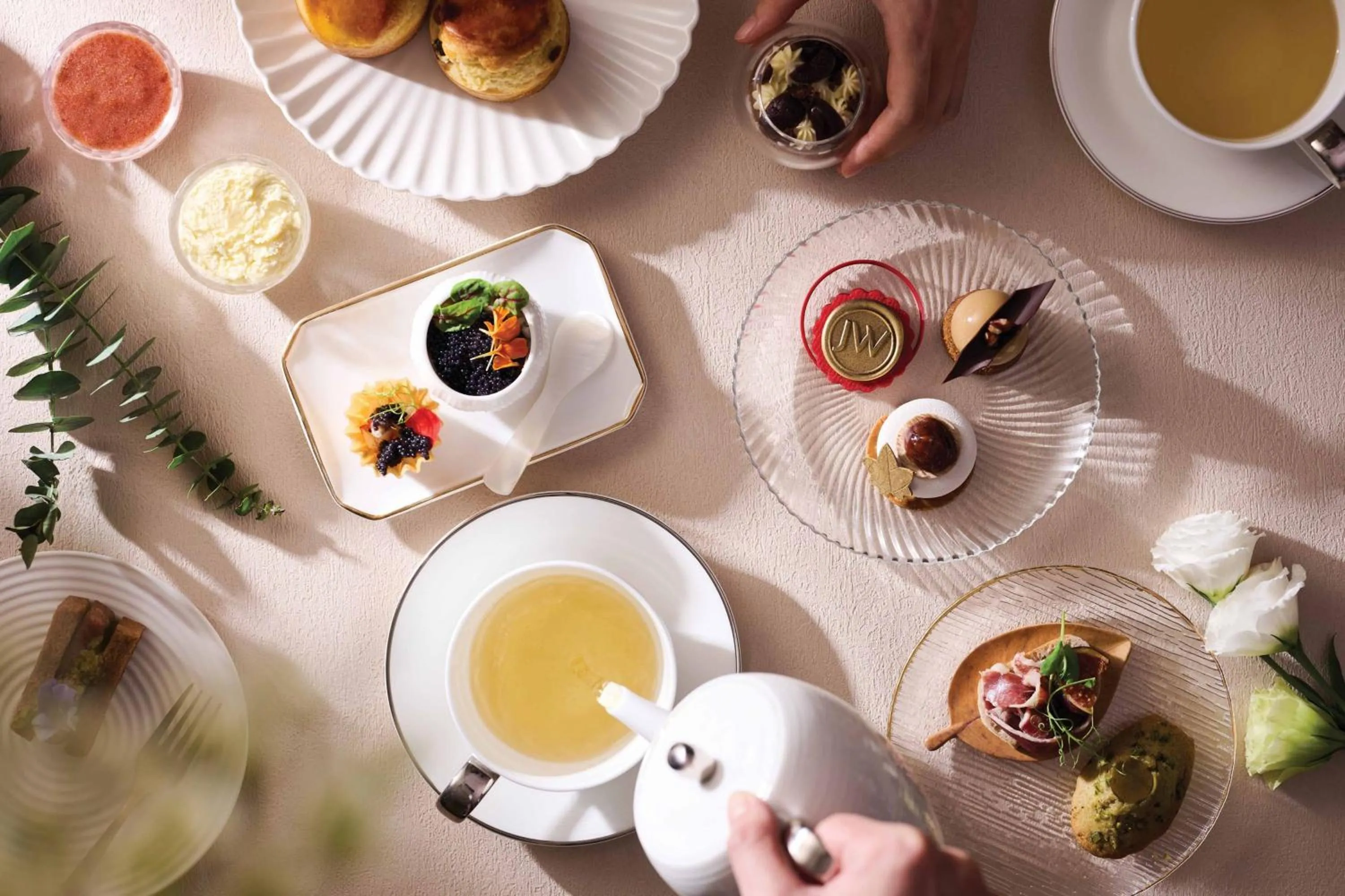 Lounge or bar in JW Marriott Hotel Hong Kong