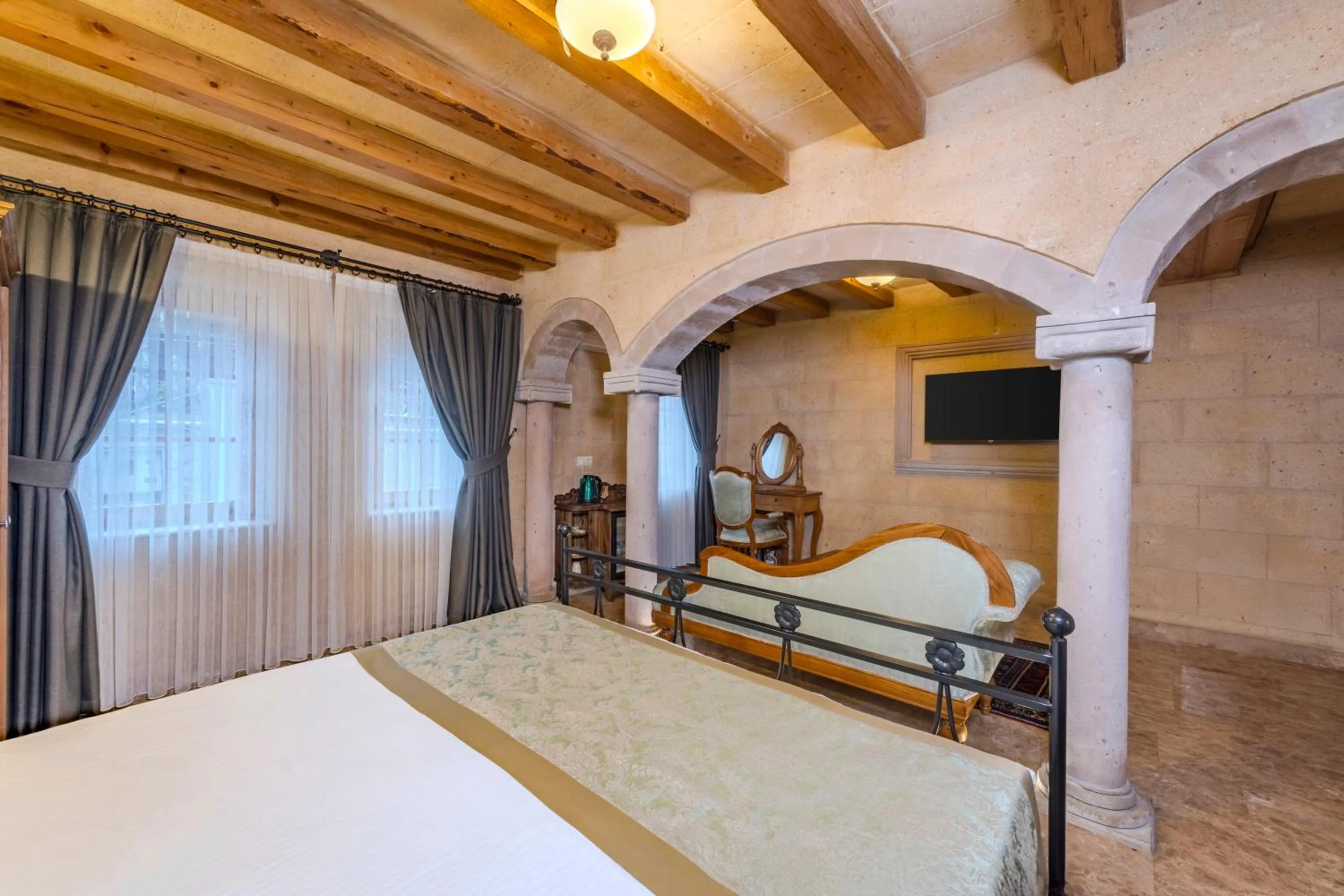 Bed in Cratus Stone Palace