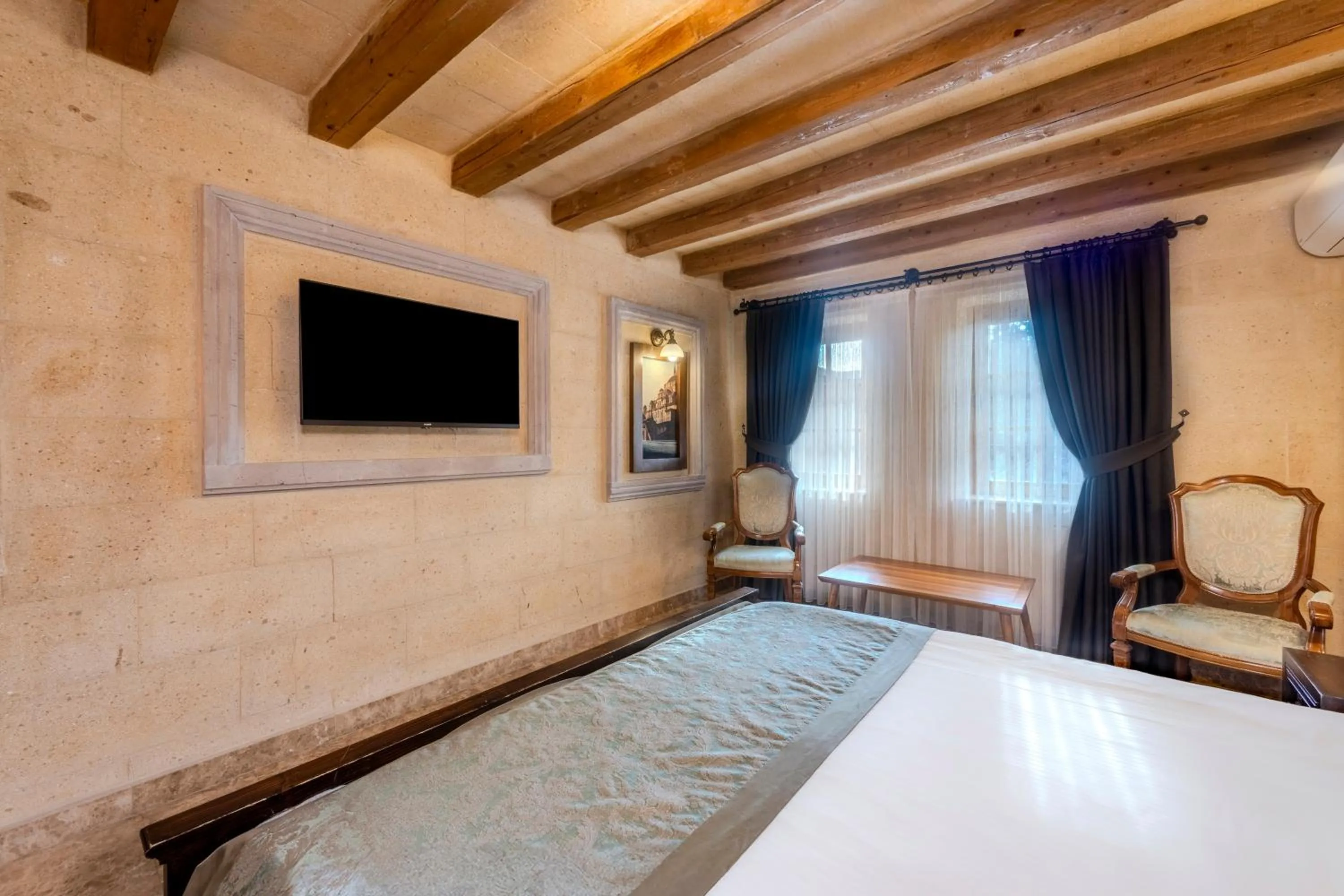 Bed in Cratus Stone Palace