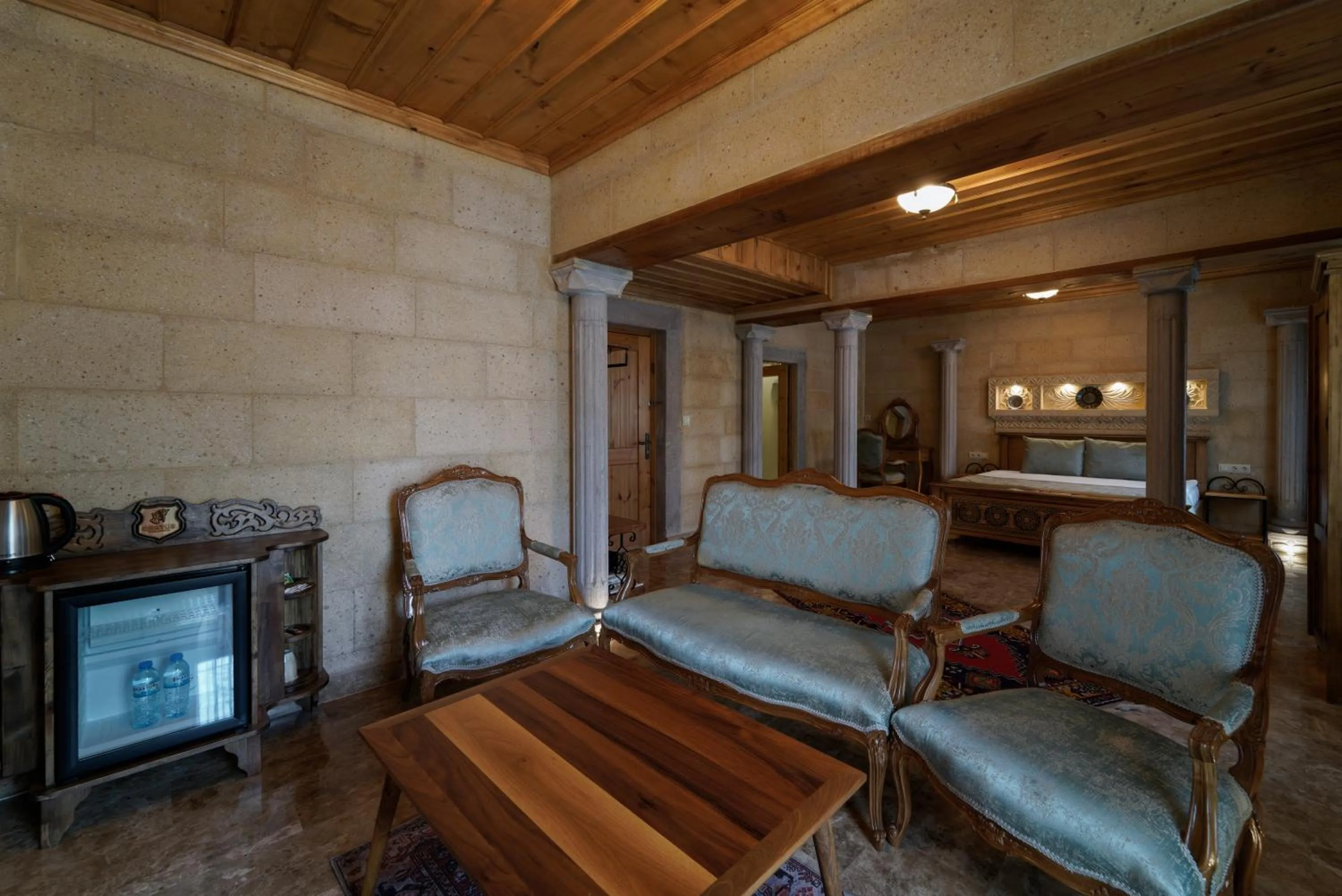 Coffee/tea facilities in Cratus Stone Palace