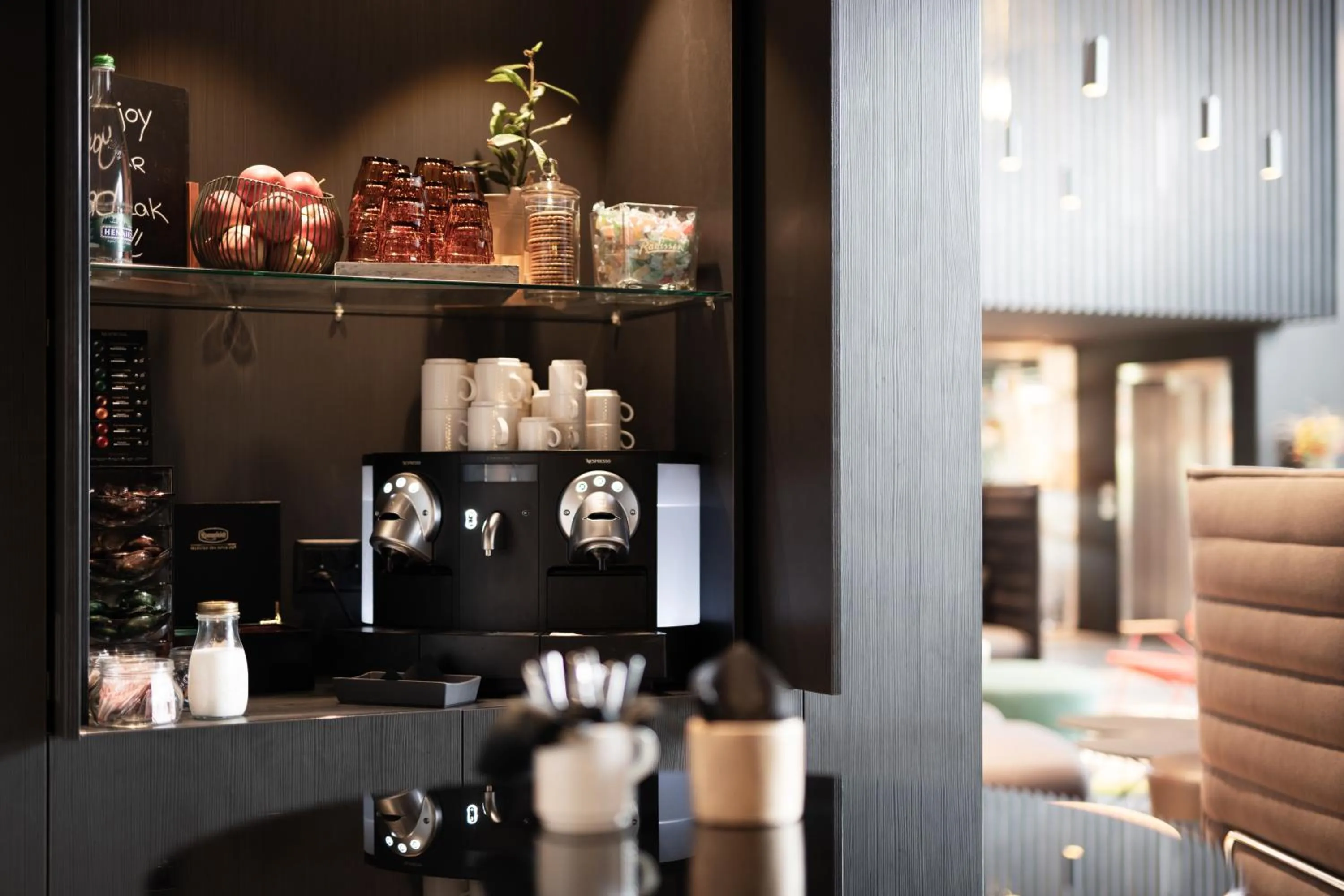 Coffee/tea facilities in Radisson Hotel Zurich Airport
