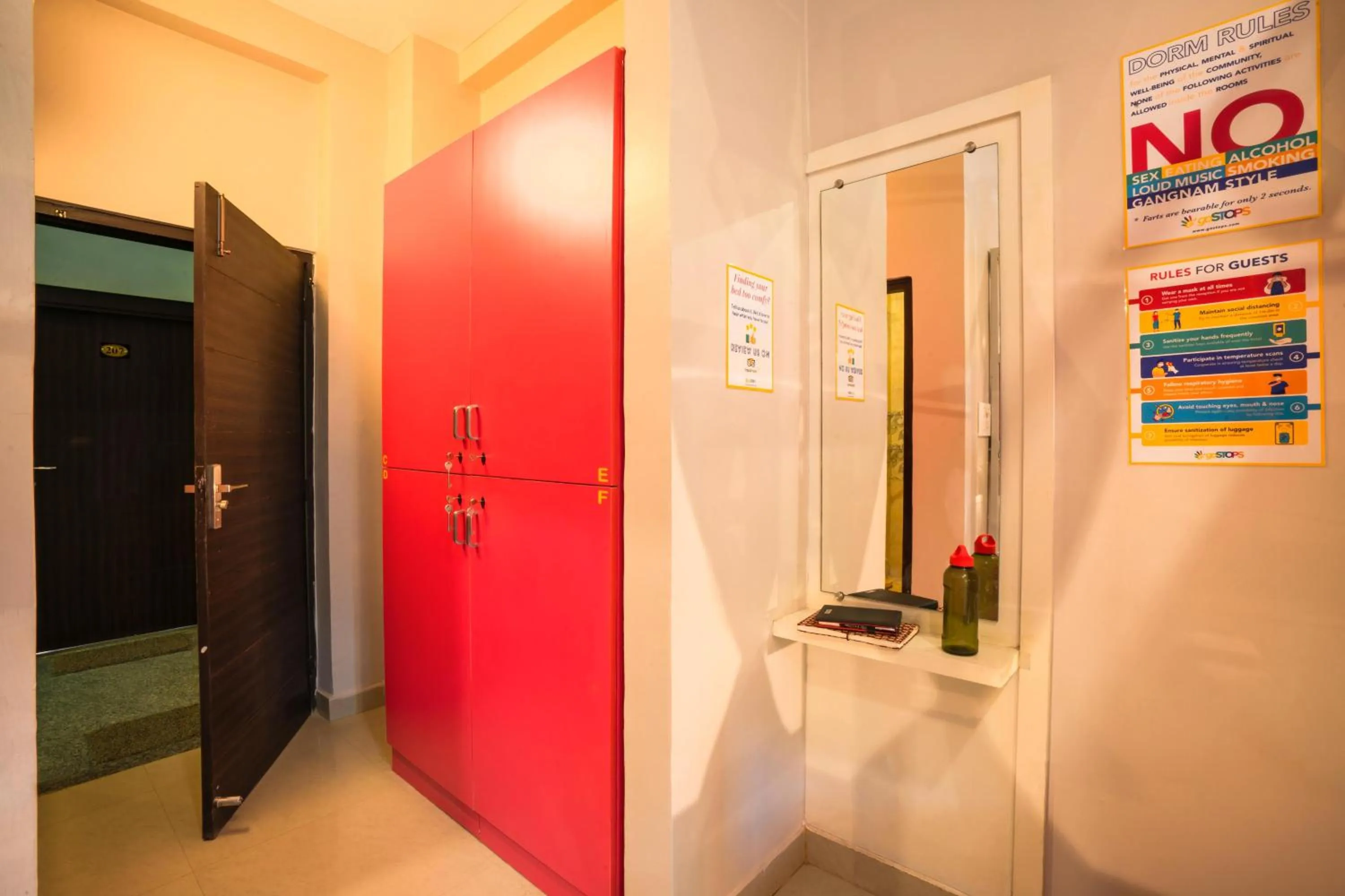 Bed in goSTOPS Rishikesh, Lakshman Jhula