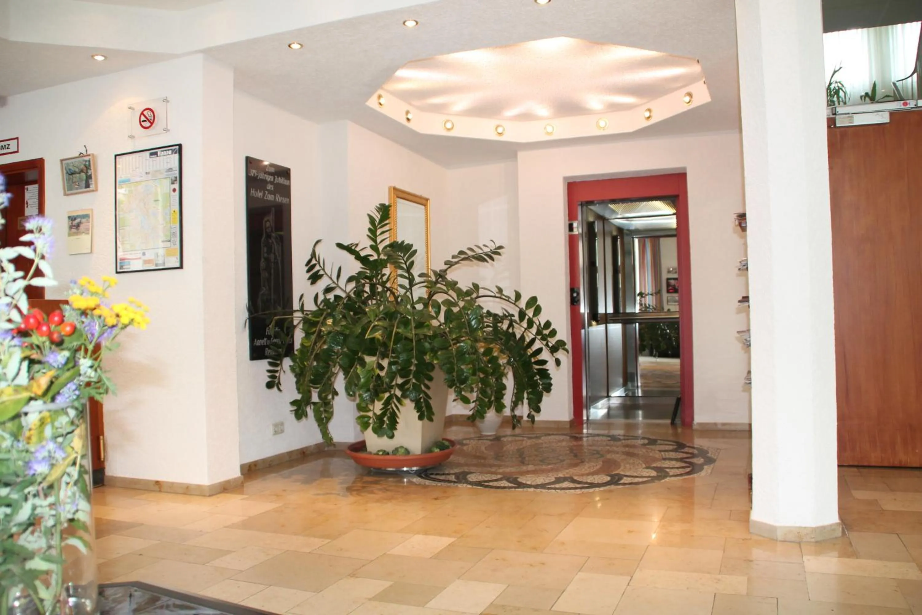 Lobby or reception in Trip Inn Hotel Zum Riesen Hanau