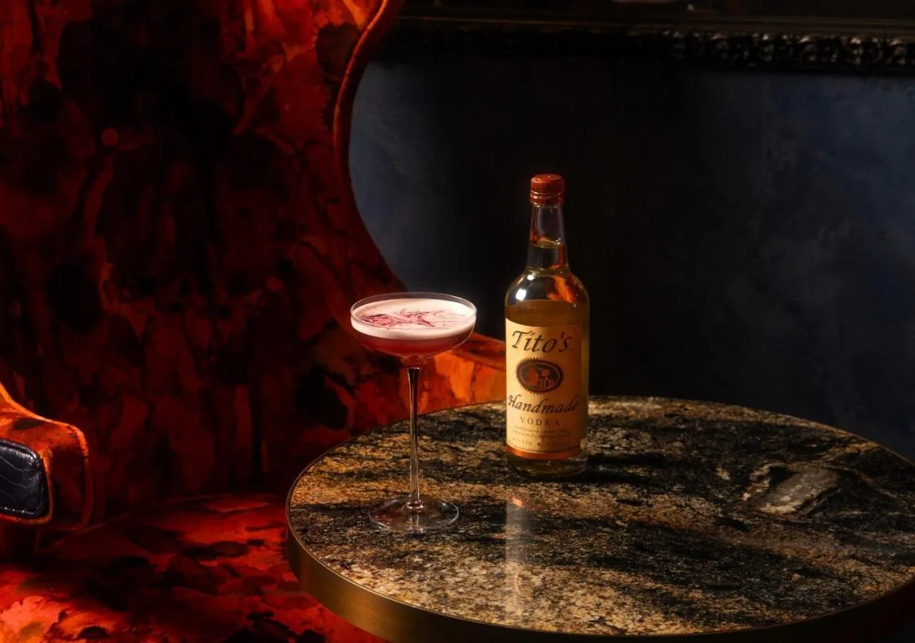 Lounge or bar in Chateau Denmark London