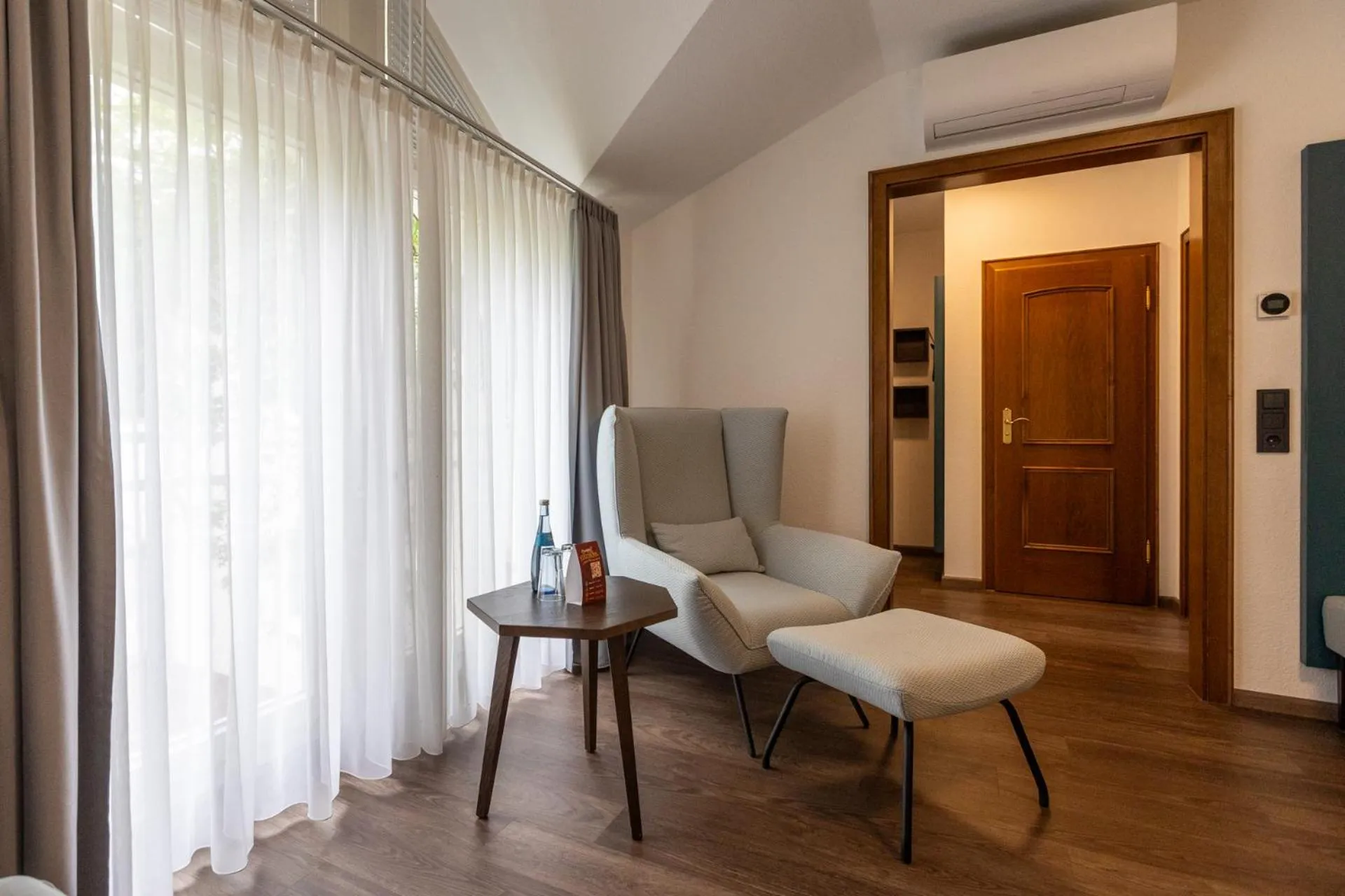 Seating area in Hotel Hirsch