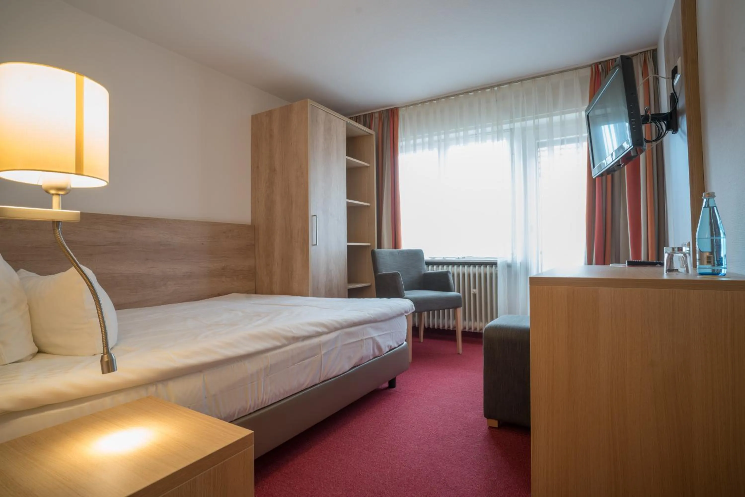 TV and multimedia, Bed in Hotel Hirsch