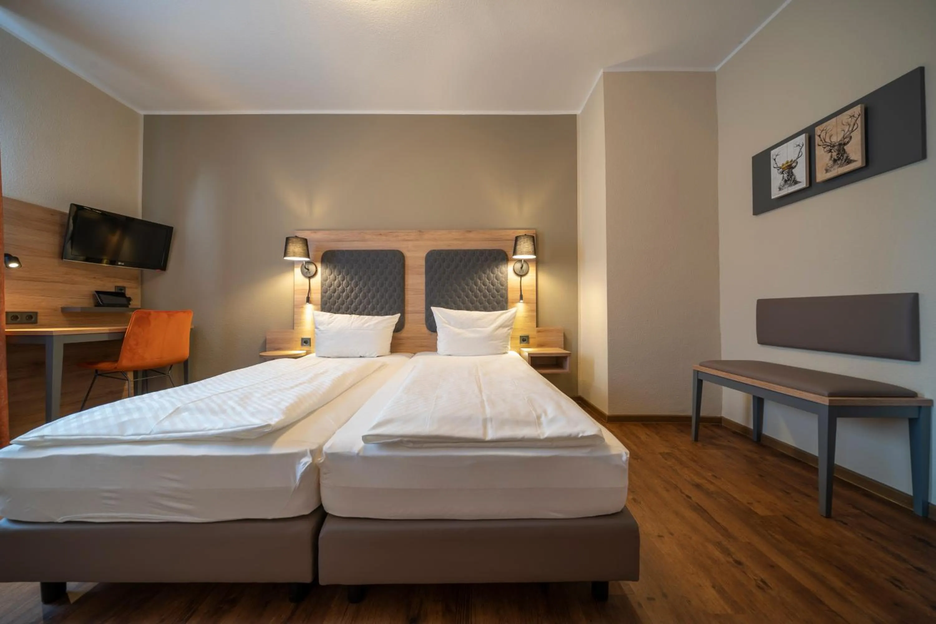 Photo of the whole room, Bed in Hotel Hirsch