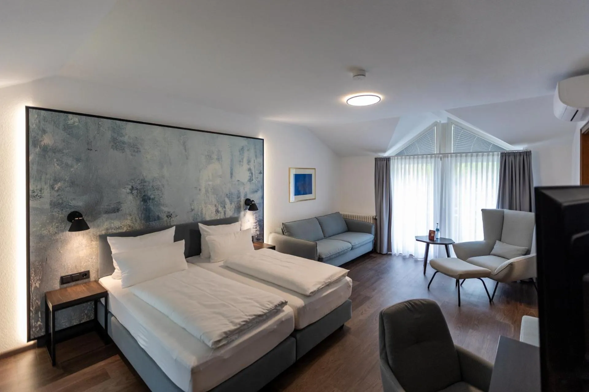 Bedroom, Bed in Hotel Hirsch