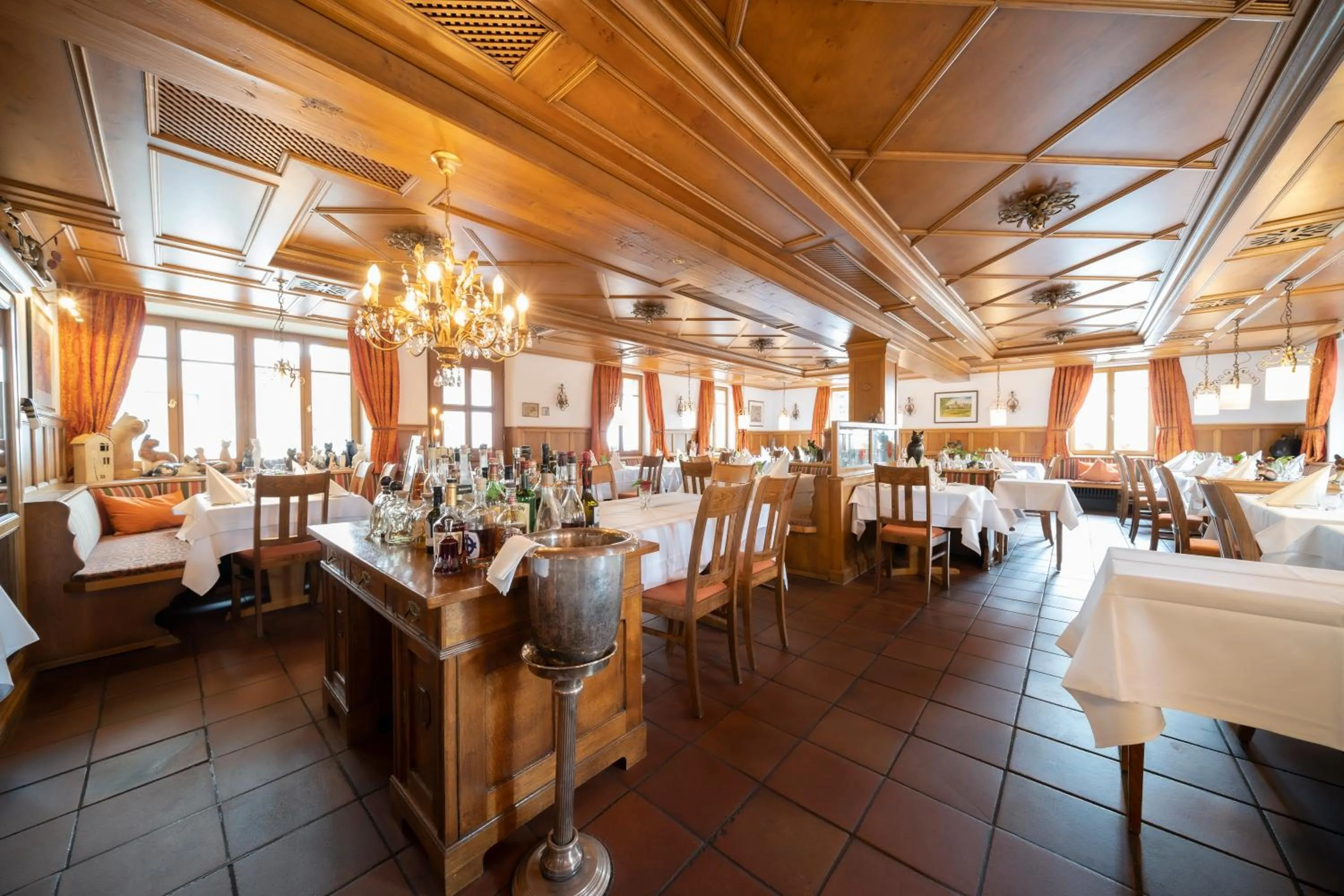 Restaurant/places to eat in Hotel Hirsch