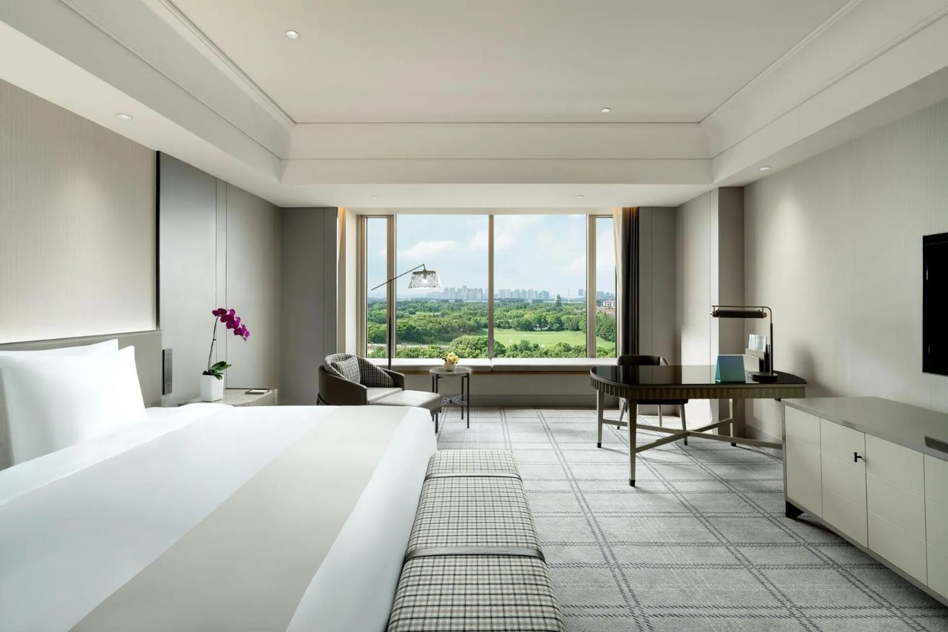 Bedroom, Bed in Kempinski Hotel Suzhou