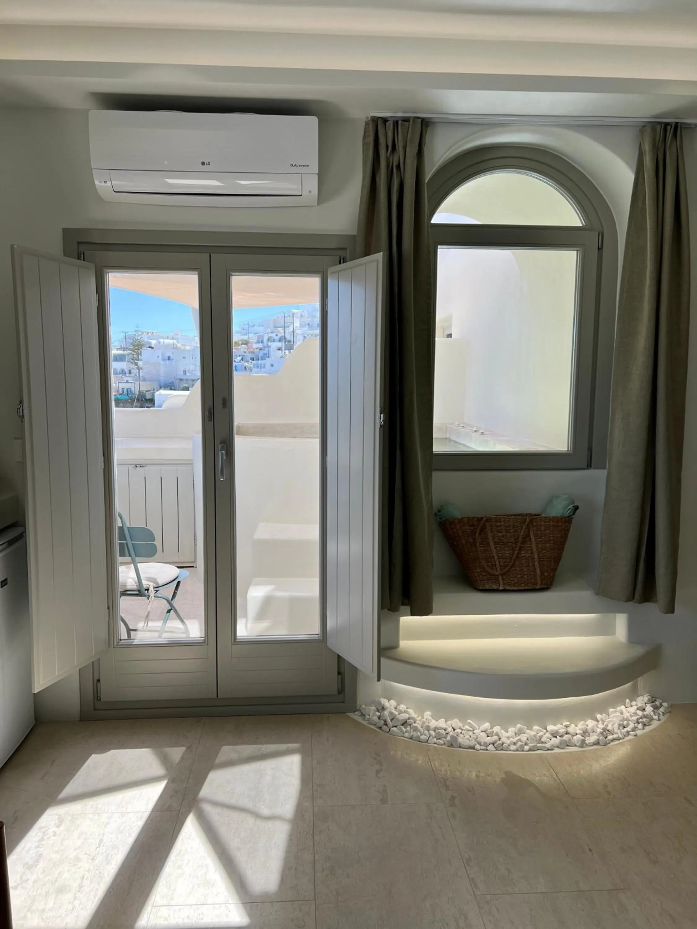 Mod Santorini Vegan Accommodation