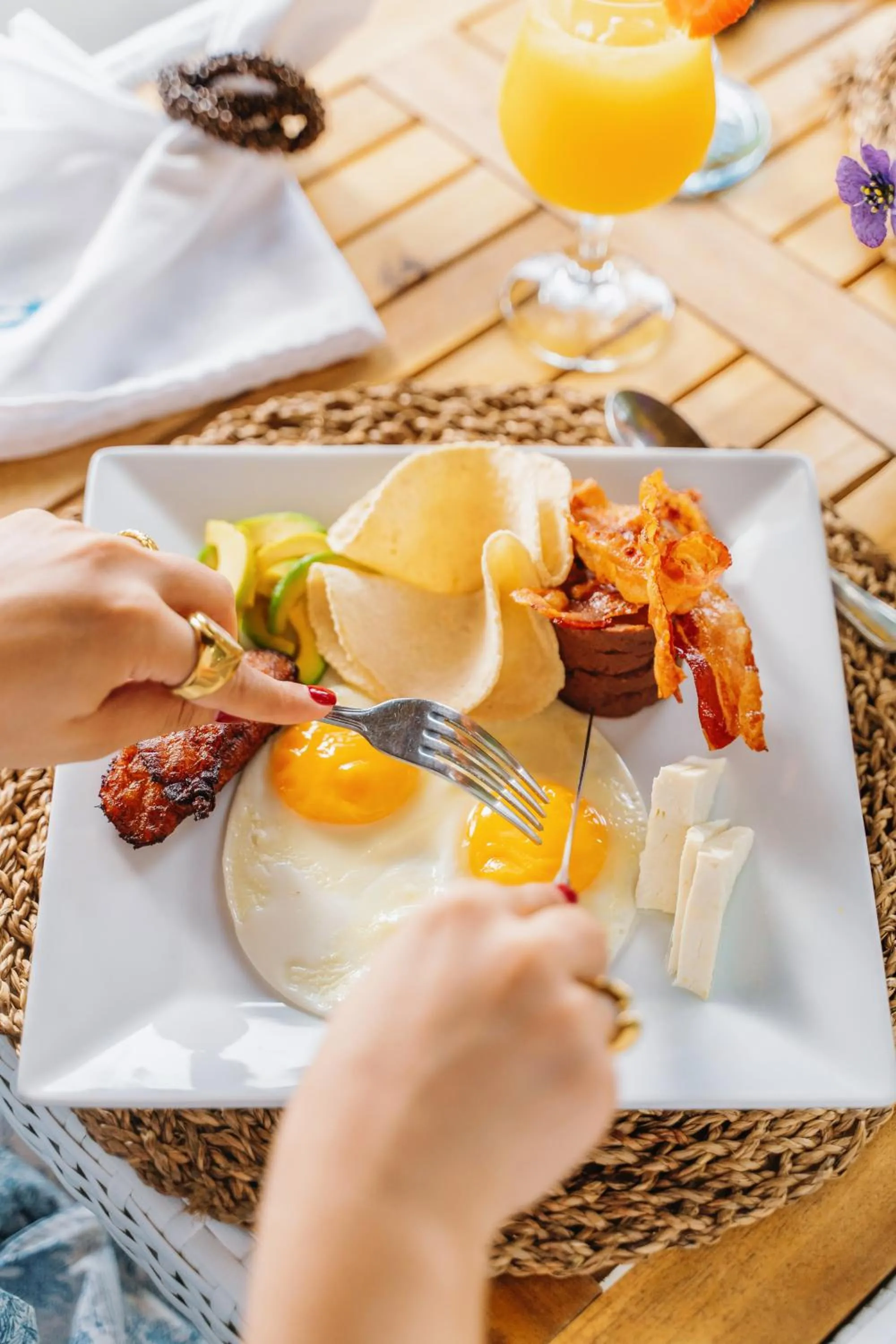 Food and drinks in Blue Roatan Resort