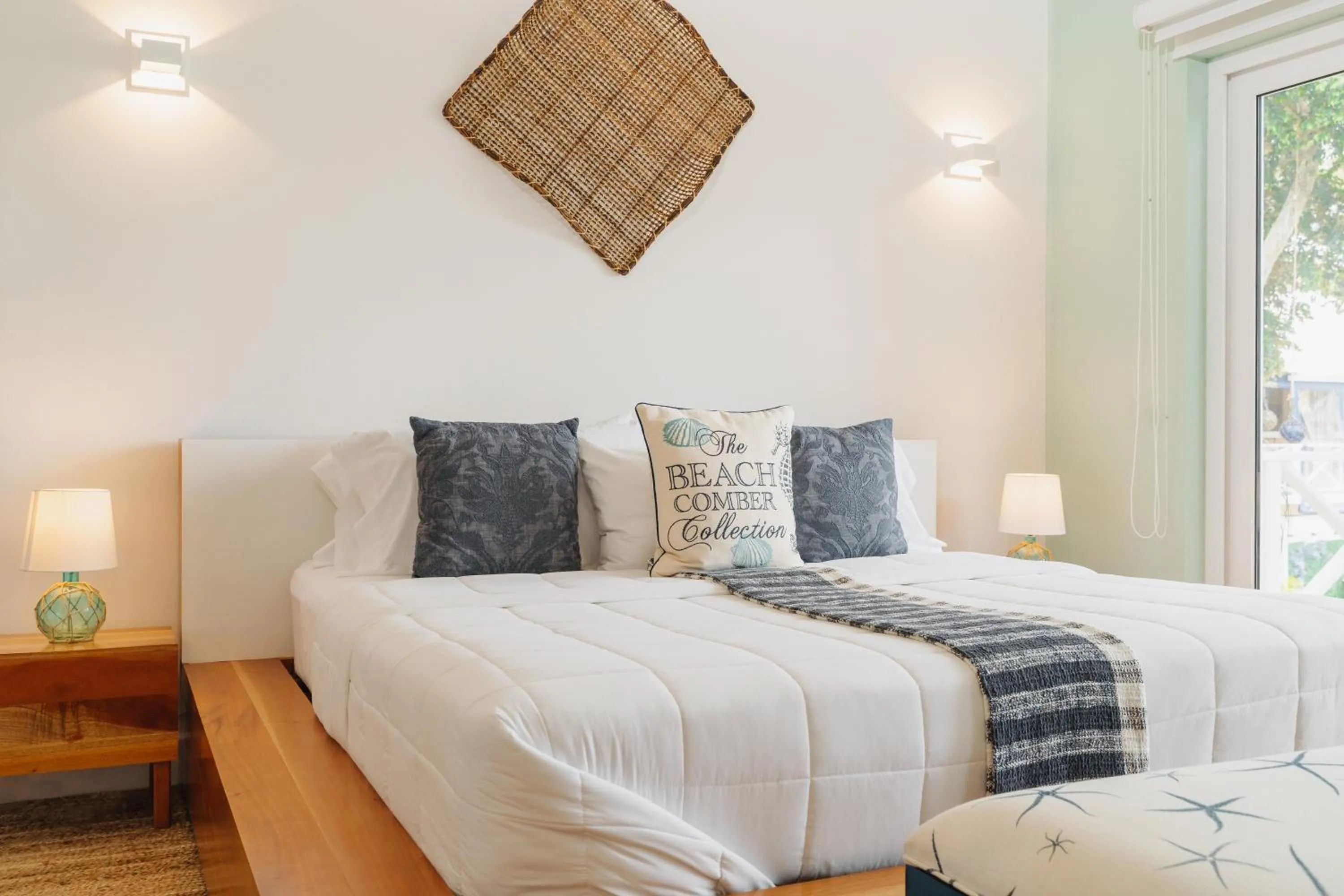 Bed in Blue Roatan Resort