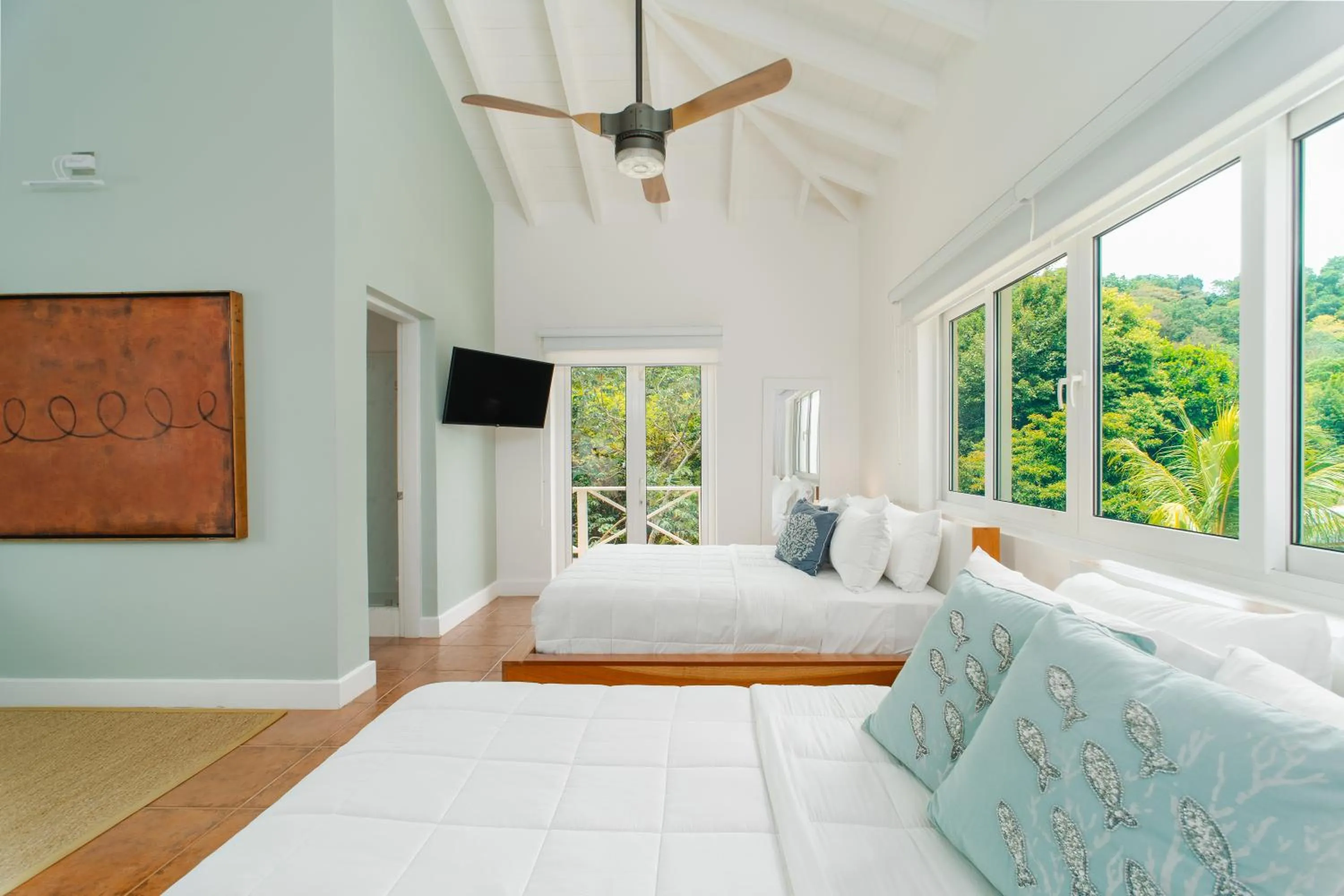 TV and multimedia in Blue Roatan Resort