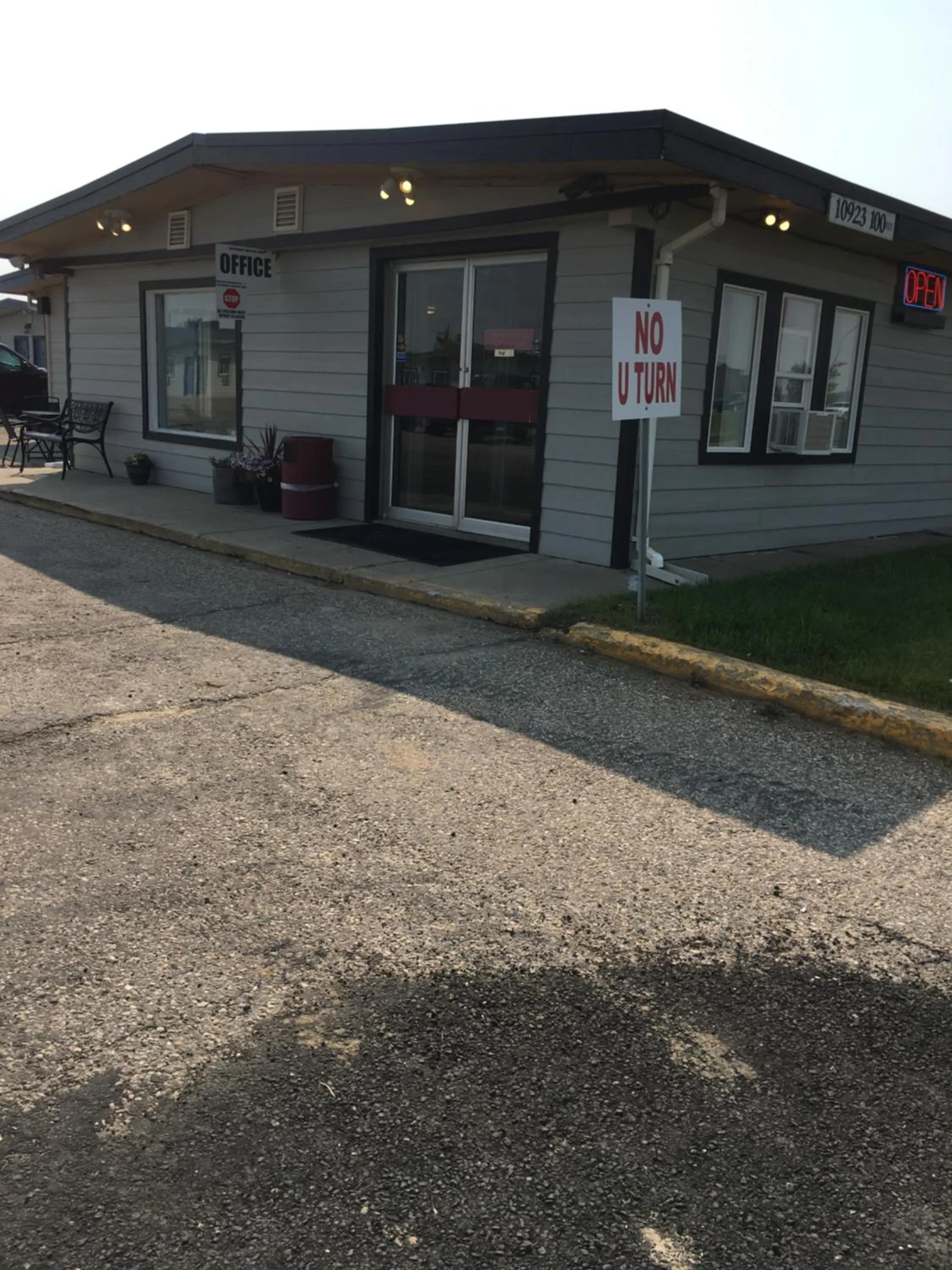 Property building in Howard Johnson by Wyndham Grande Prairie