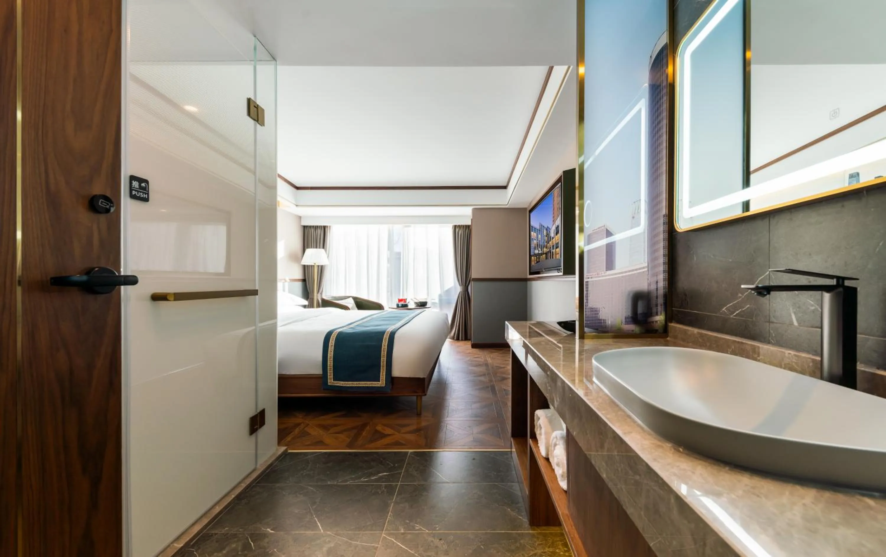 TV and multimedia in Nost algia S Hotel Beijing Guomao CBD 时光漫步S酒店 北京大望路地铁站店 Free fresh ground coffee,Free laundry service