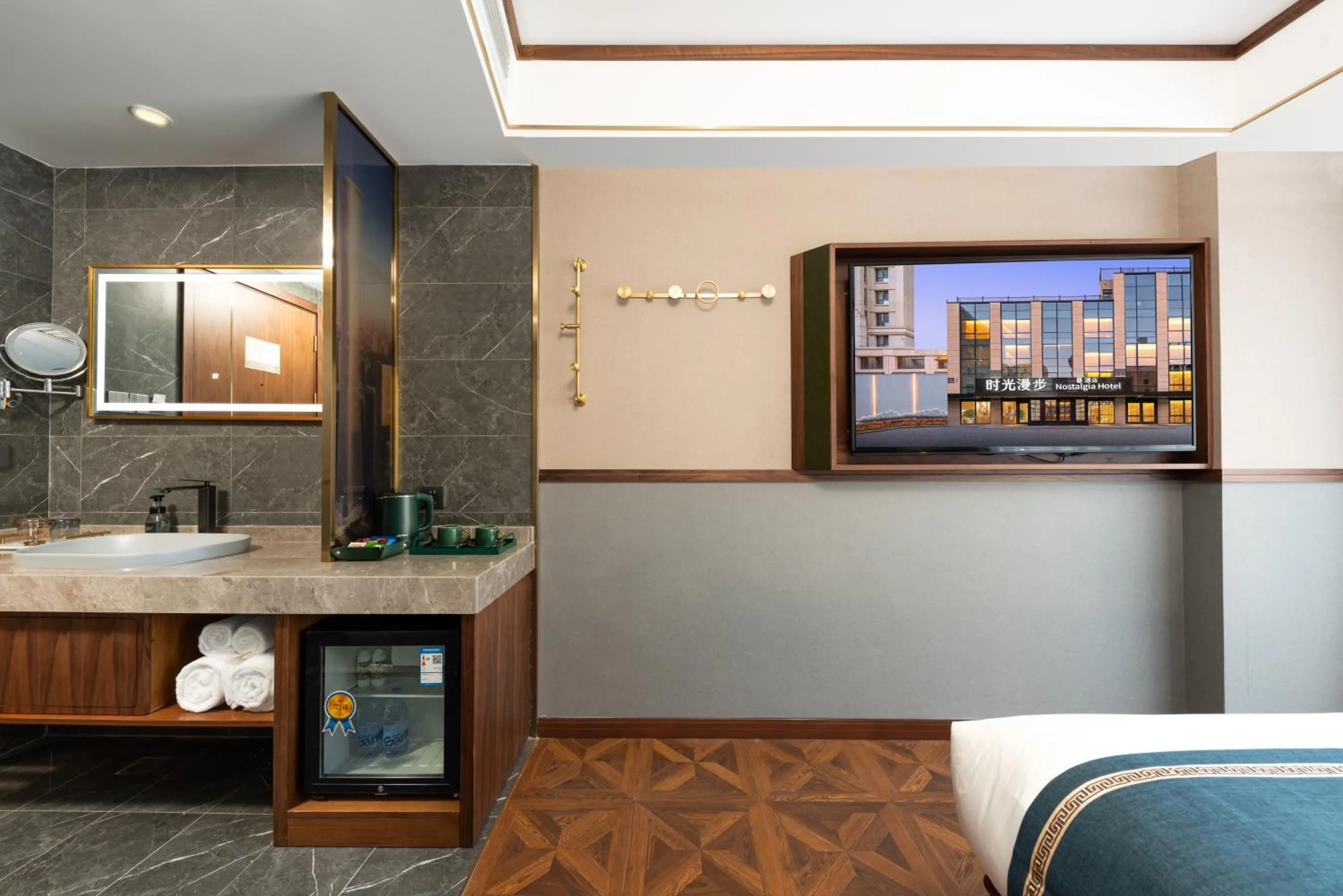 Bedroom in Nost algia S Hotel Beijing Guomao CBD 时光漫步S酒店 北京大望路地铁站店 Free fresh ground coffee,Free laundry service