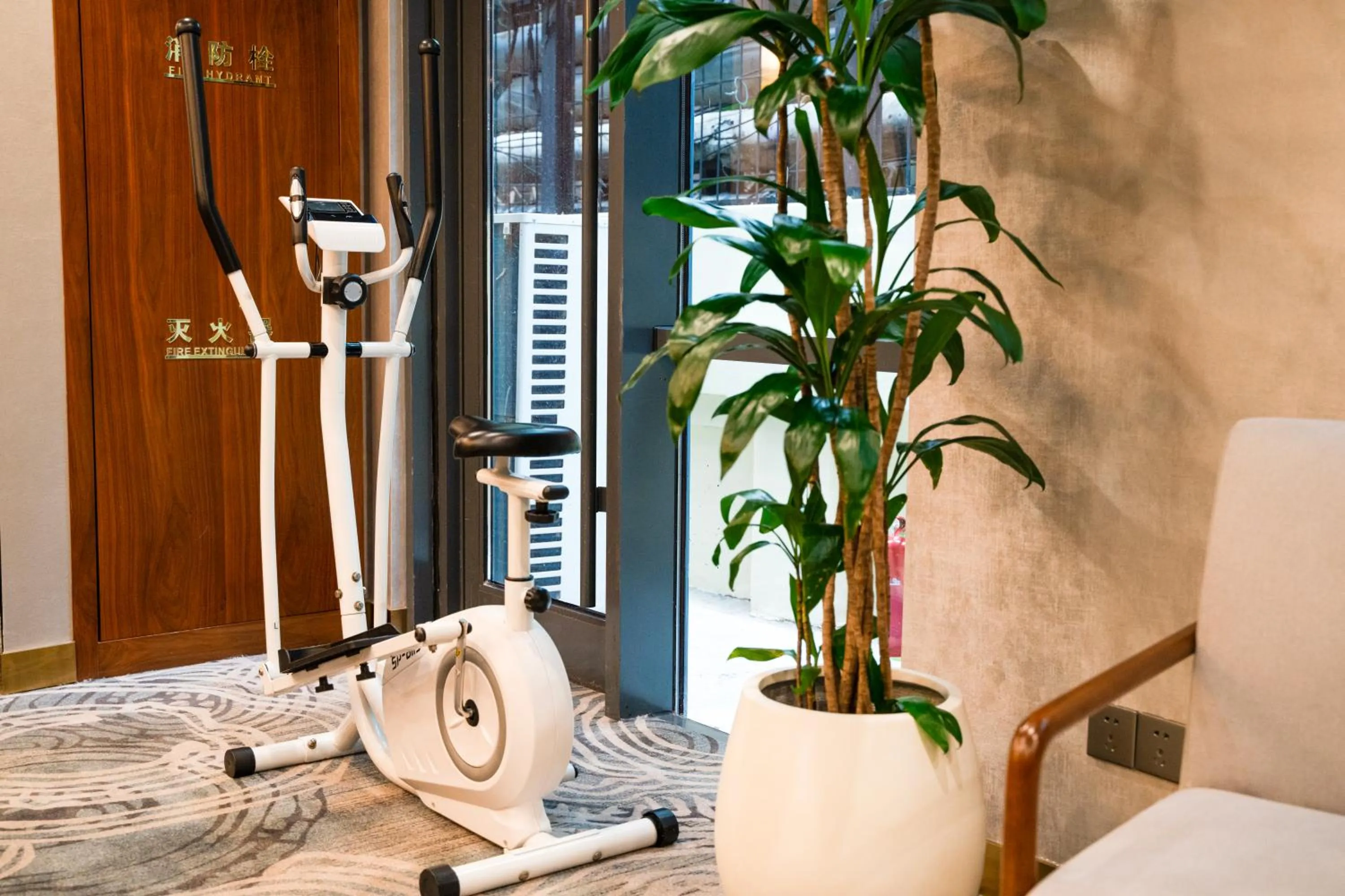 Fitness centre/facilities in Nost algia S Hotel Beijing Guomao CBD 时光漫步S酒店 北京大望路地铁站店 Free fresh ground coffee,Free laundry service