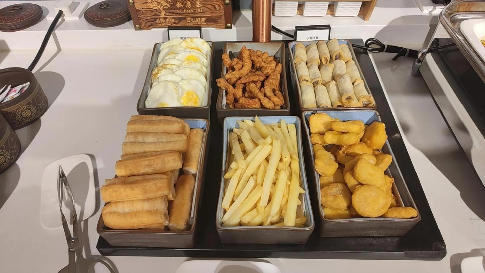 Breakfast in Nost algia S Hotel Beijing Guomao CBD 时光漫步S酒店 北京大望路地铁站店 Free fresh ground coffee,Free laundry service