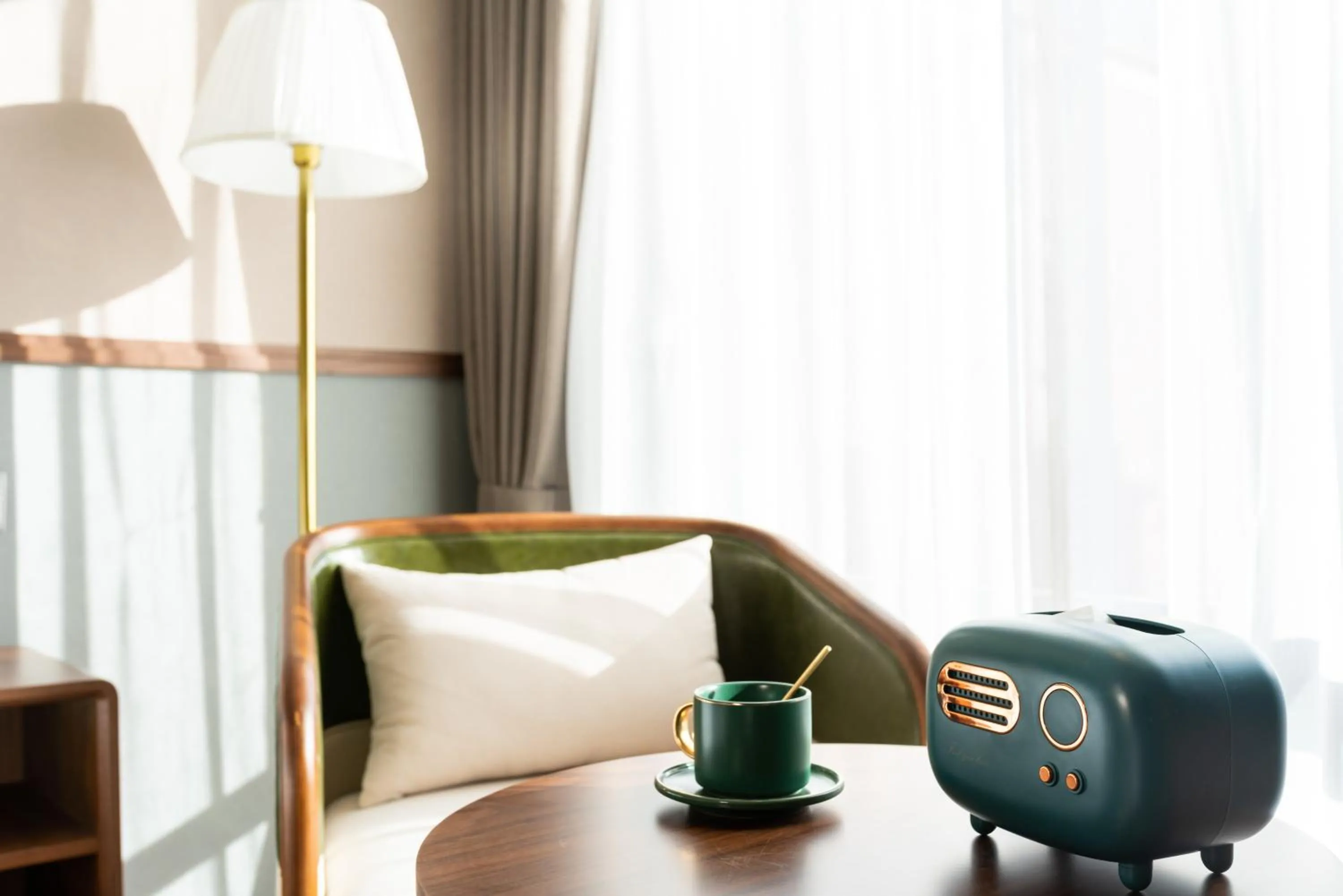 Seating area in Nost algia S Hotel Beijing Guomao CBD 时光漫步S酒店 北京大望路地铁站店 Free fresh ground coffee,Free laundry service