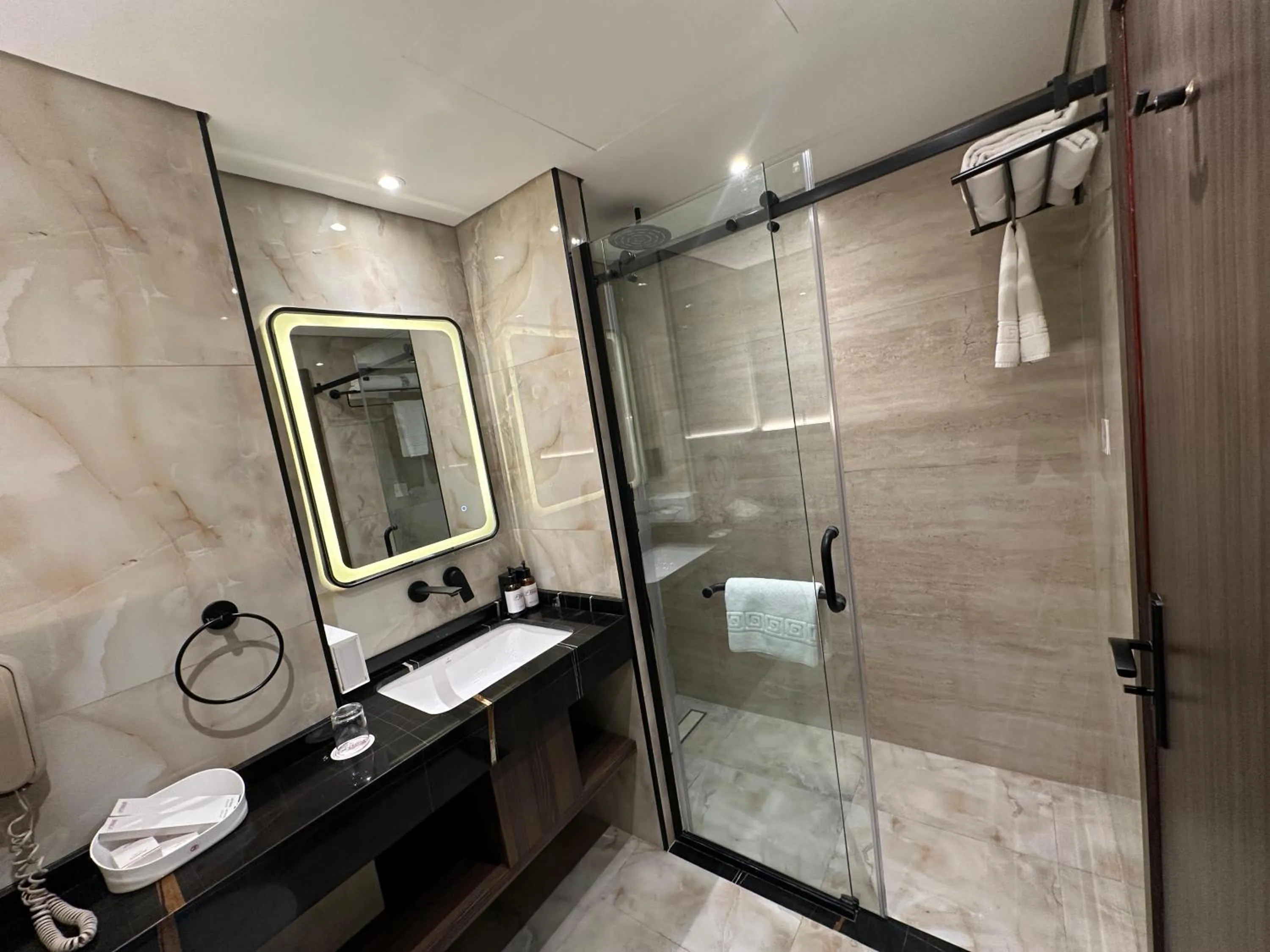 Shower in Dubai Grand Hotel by Fortune, Dubai Airport