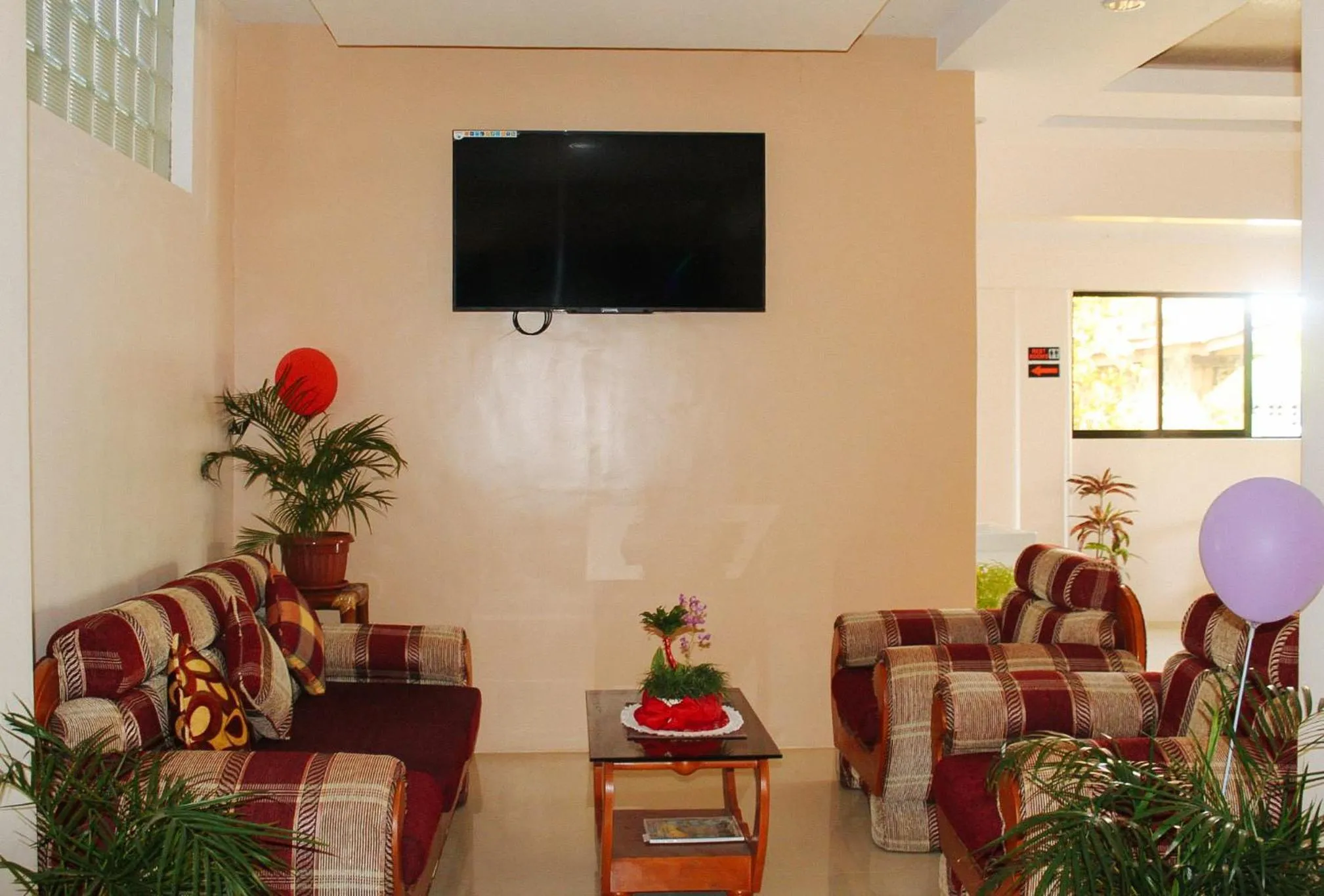 TV and multimedia in RedDoorz @ LS Suites Poblacion Culasi Antique