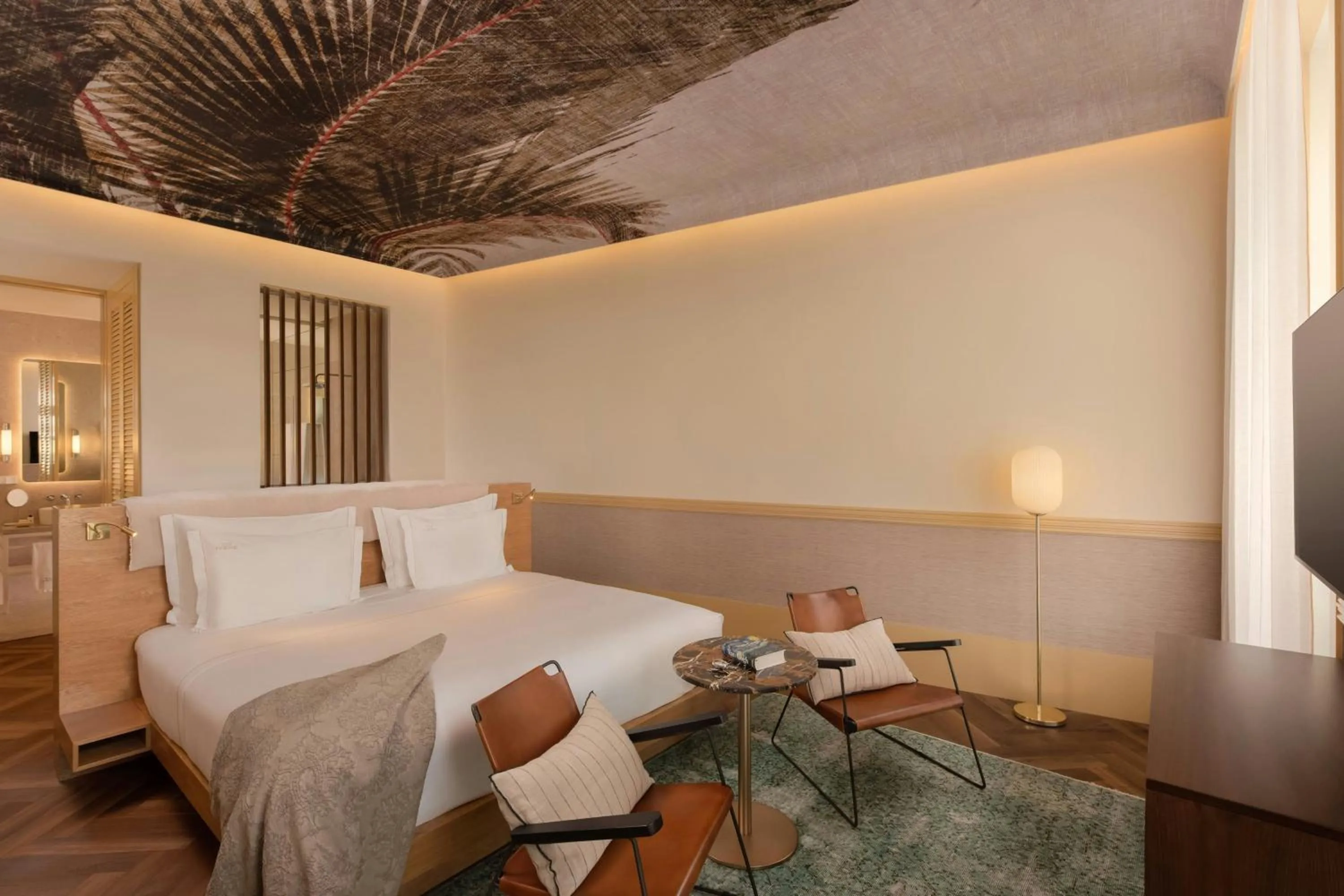 Photo of the whole room, Bed in The Ivens, Autograph Collection