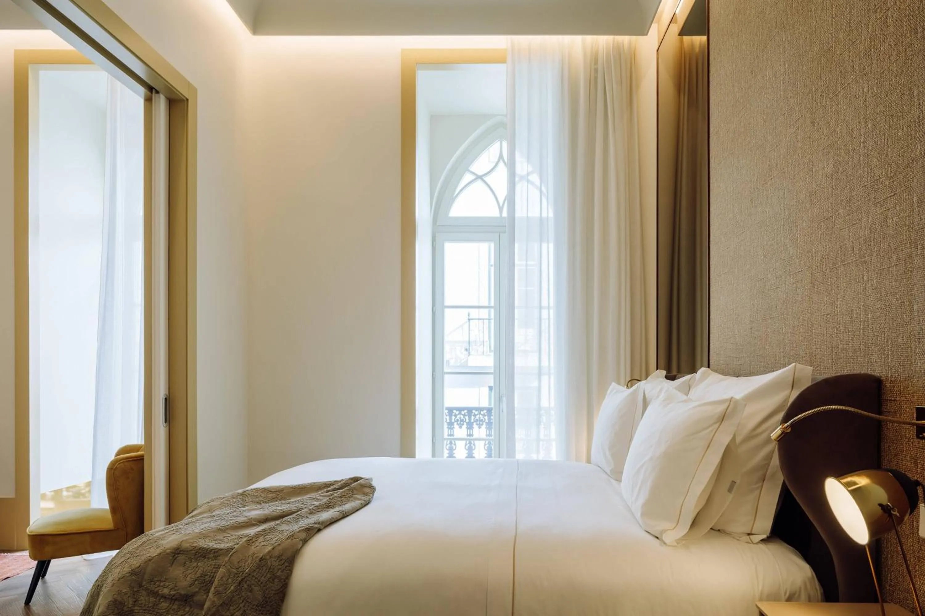 Photo of the whole room, Bed in The Ivens, Autograph Collection