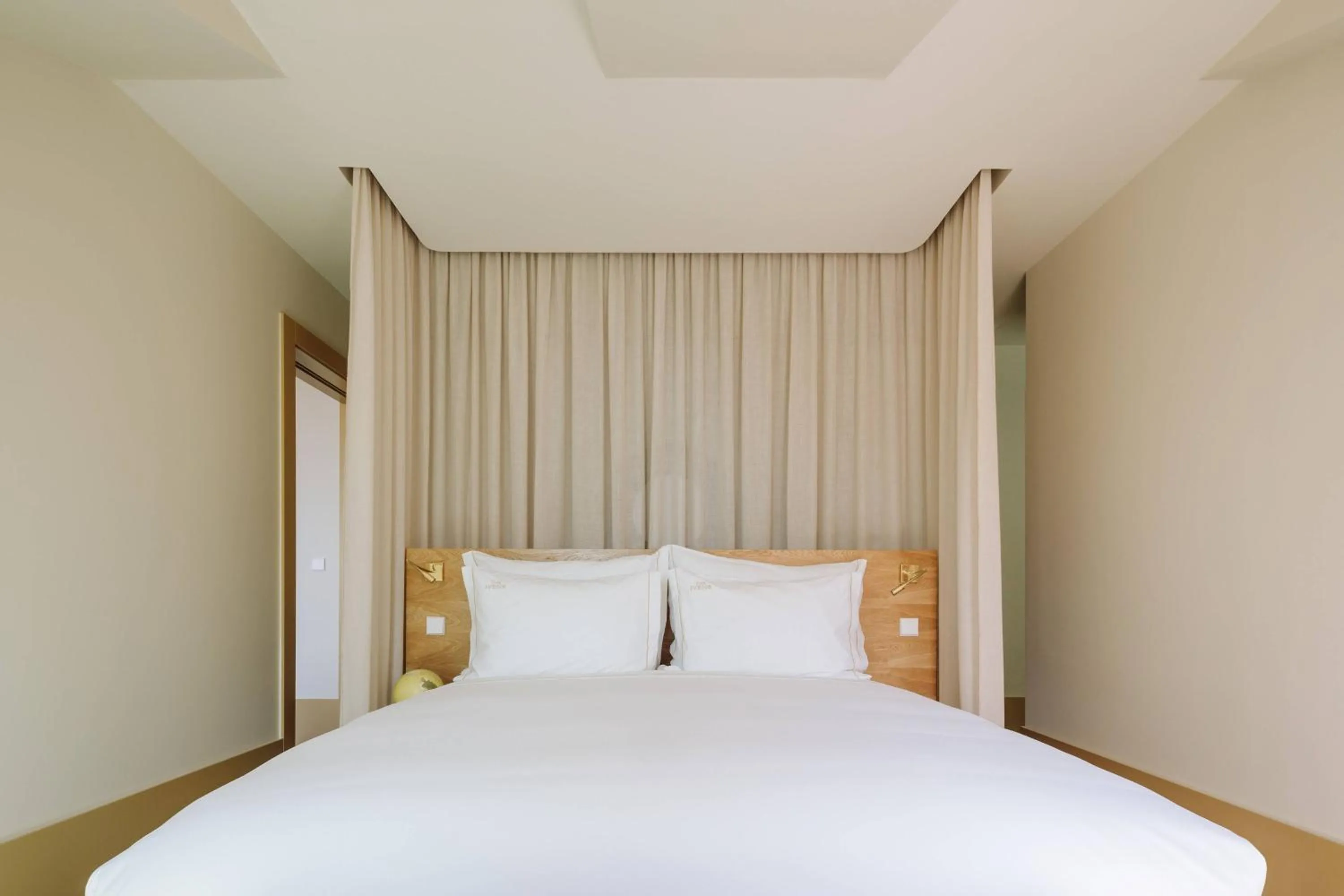 Photo of the whole room, Bed in The Ivens, Autograph Collection