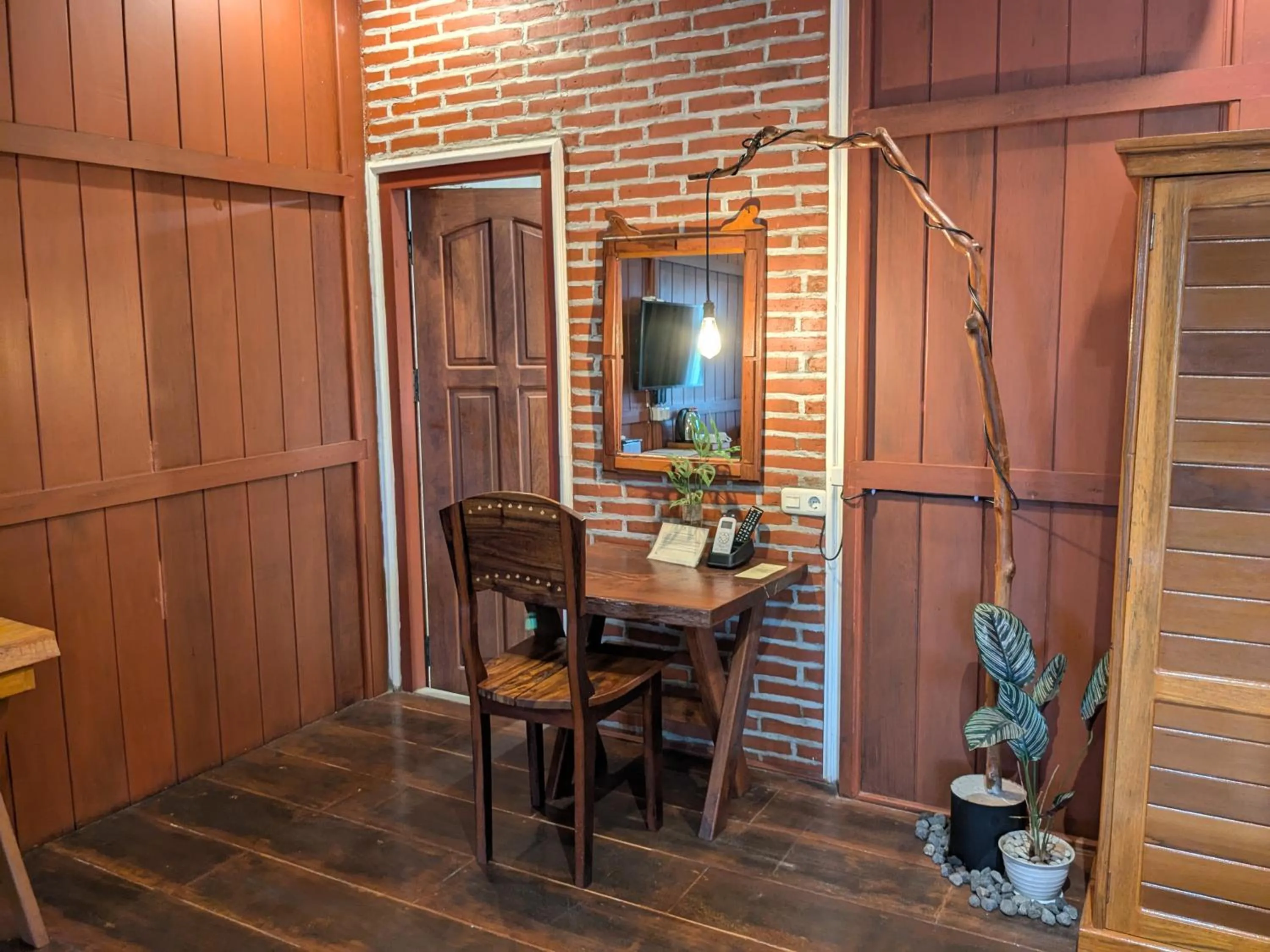 Seating area in Kasuari Exotic Resort Magelang