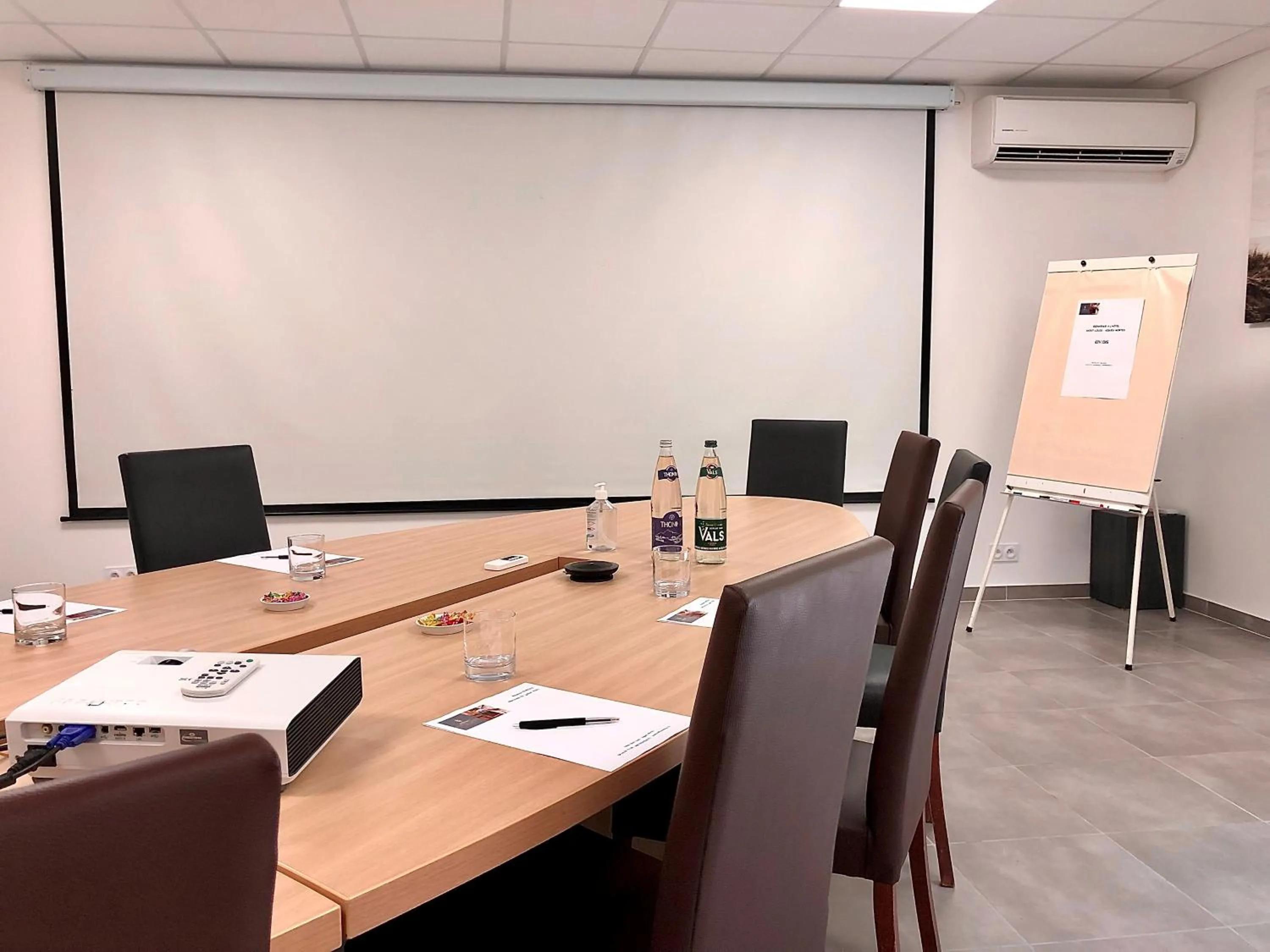 Meeting/conference room in Hotel Saint Louis - Au Coeur des Remparts