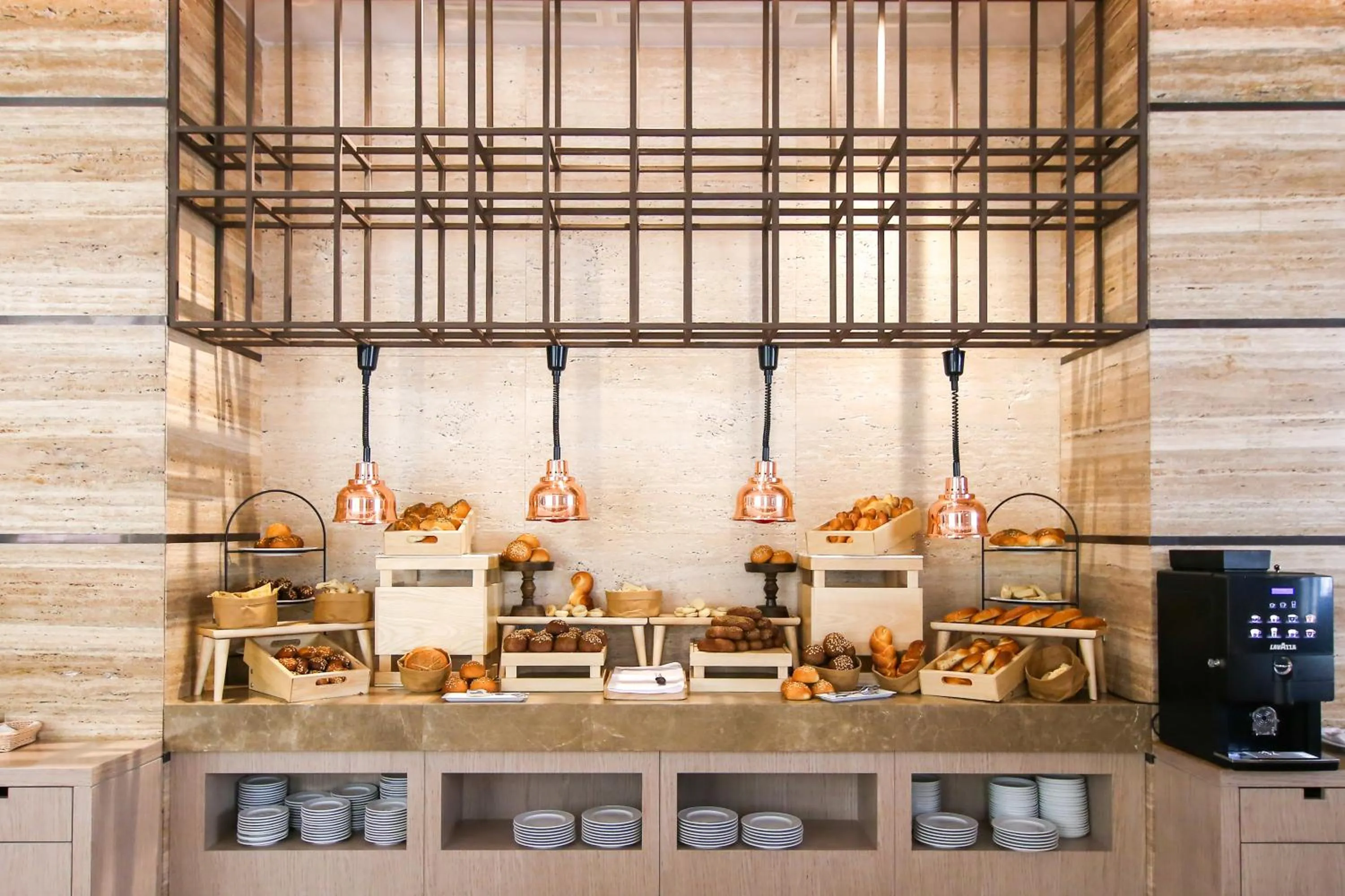 Restaurant/places to eat in Novotel Tunis Lac