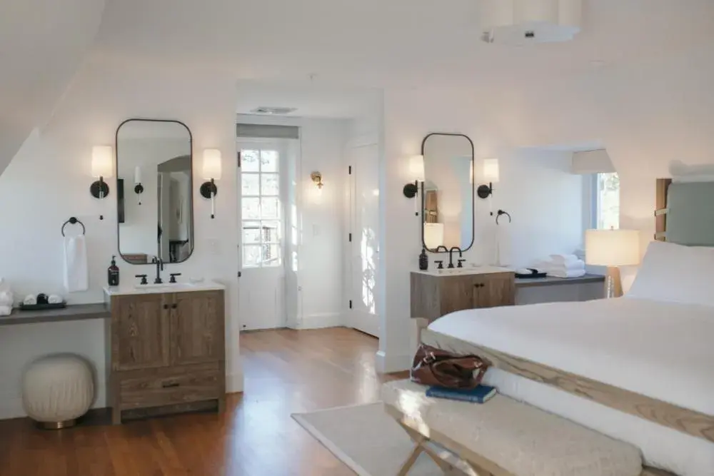 Two-Bedroom Suite in Shepherd’s Run Two-Bedroom Suite in Shepherd’s Run