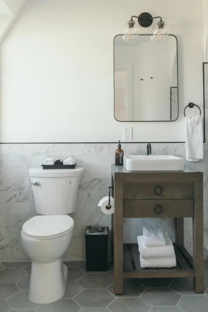 Bathroom in Shepherd’s Run