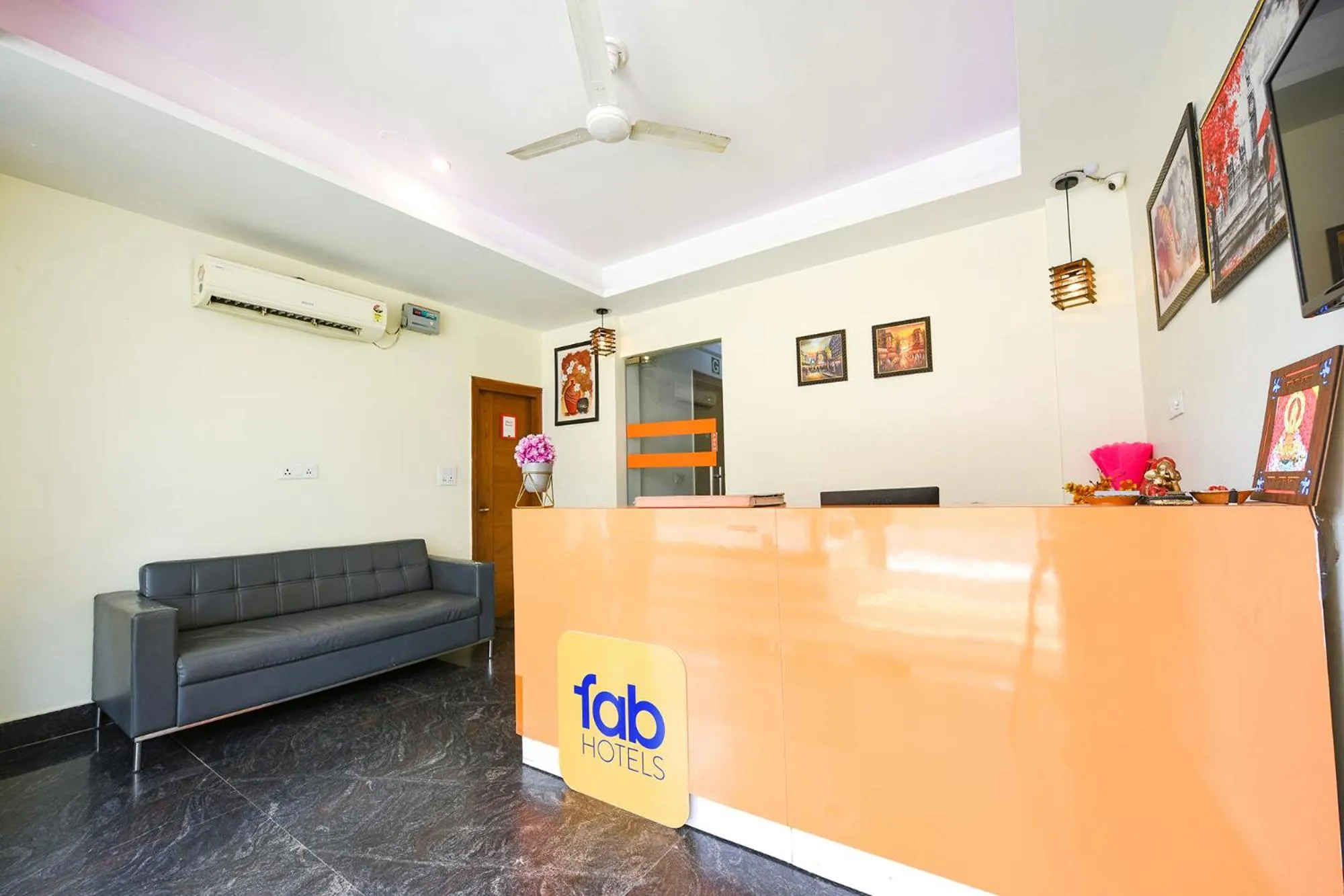 Lobby or reception in FabHotel Indian I