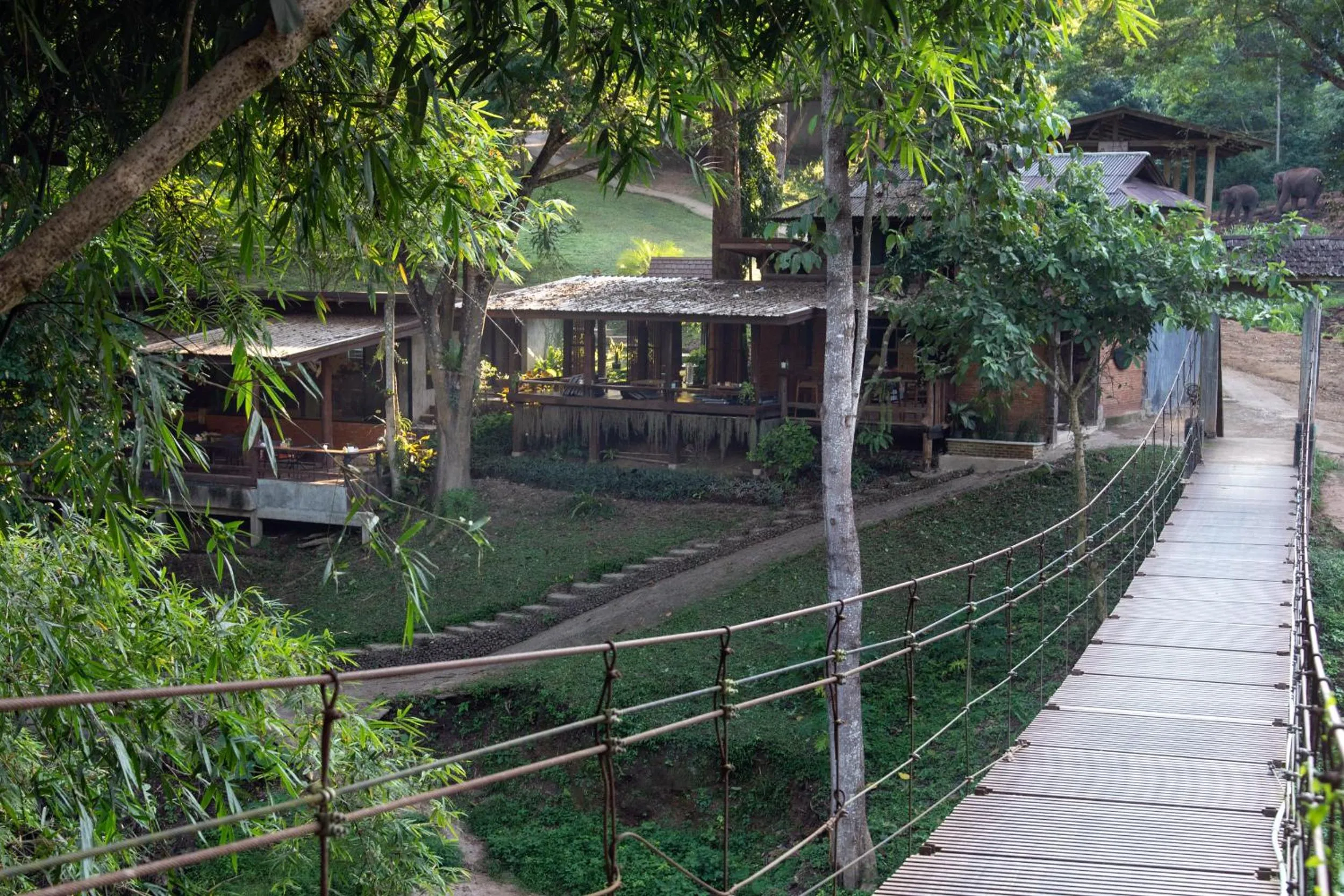 Restaurant/places to eat in Tawan Riverside