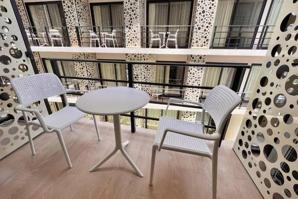 The Boat Condo by Andiani Travel