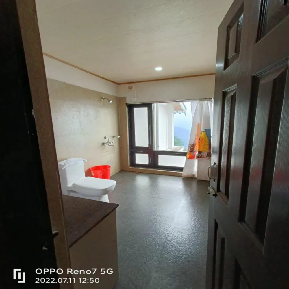 Bathroom, Bed in Istana Resort & Spa