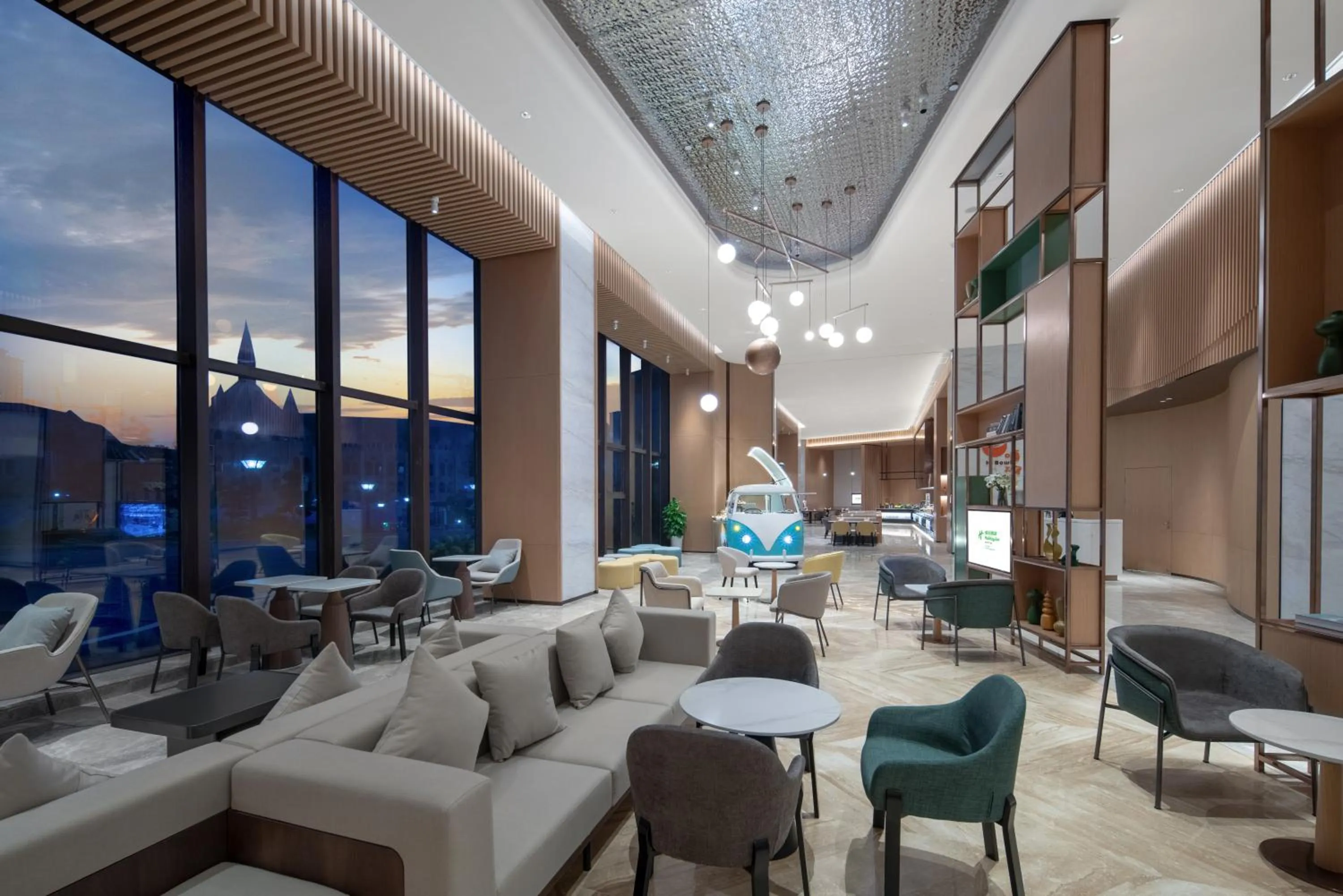 Lobby or reception in Holiday Inn Luzhou Longjian by IHG