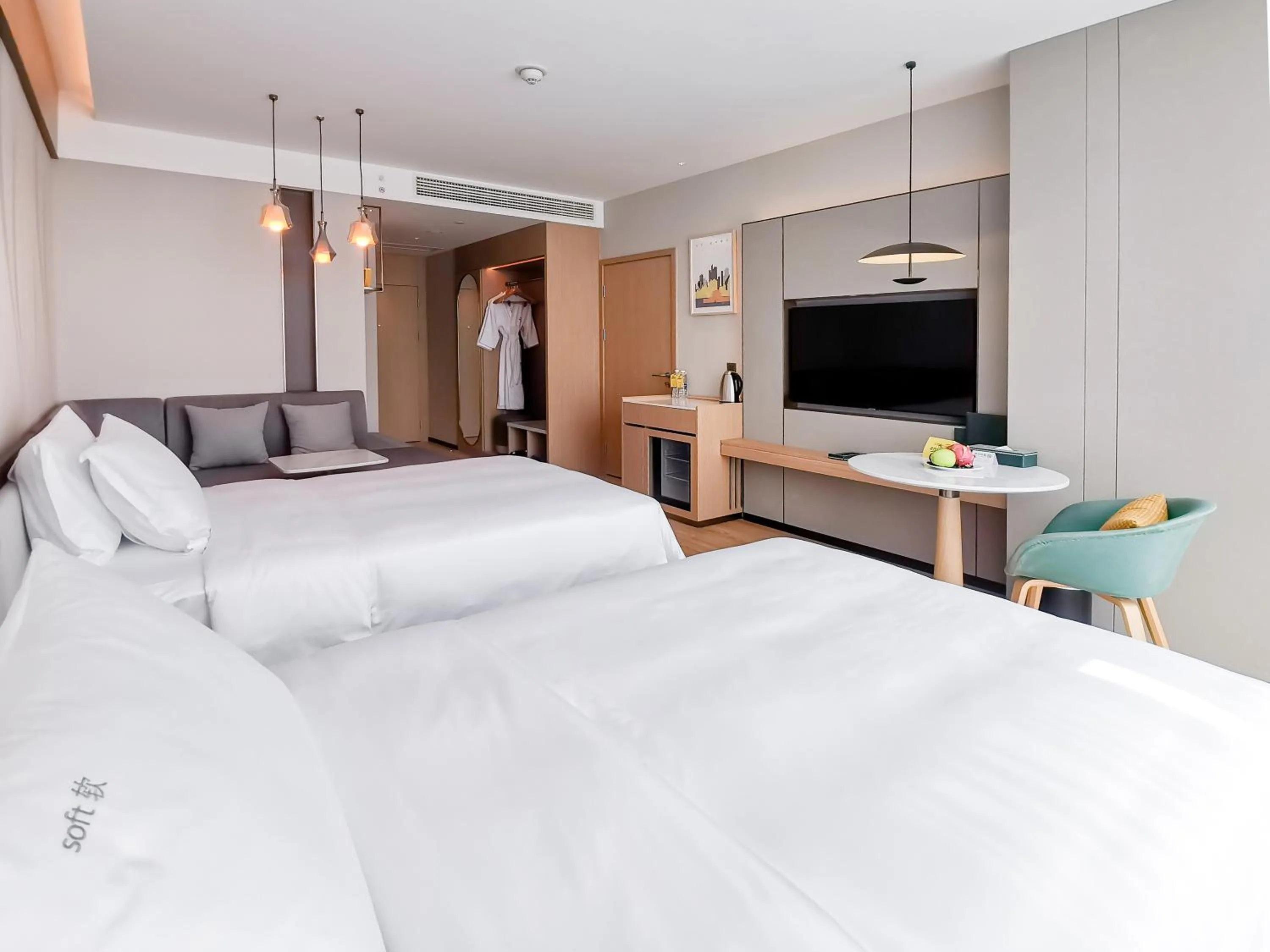 Bed in Holiday Inn Luzhou Longjian by IHG