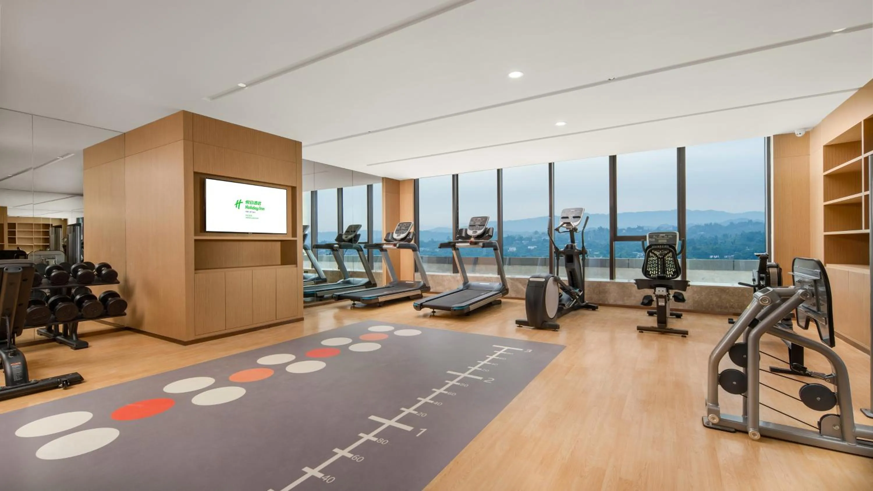 Fitness centre/facilities in Holiday Inn Luzhou Longjian by IHG