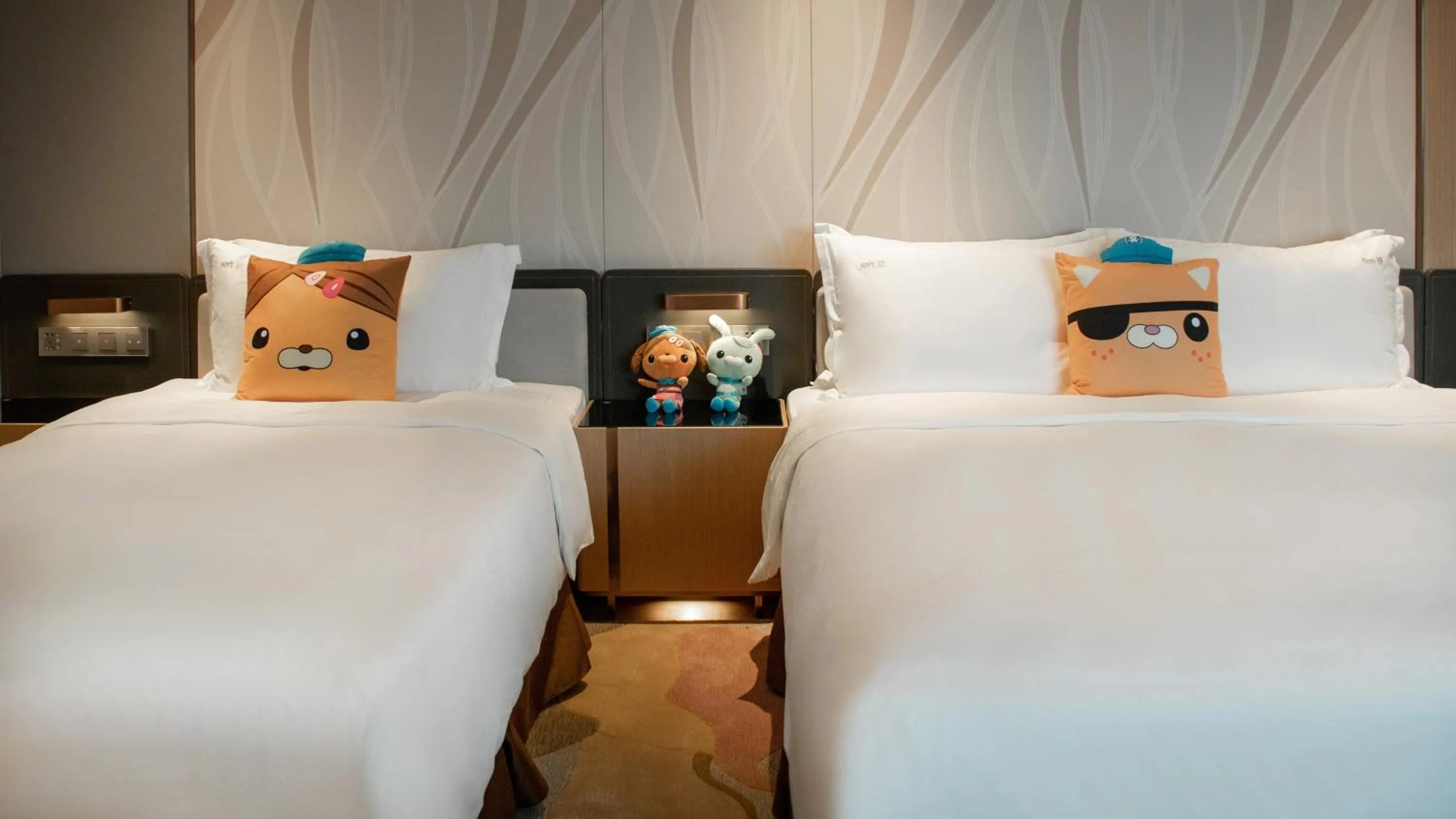 Bedroom, Bed in Holiday Inn Luzhou Longjian by IHG