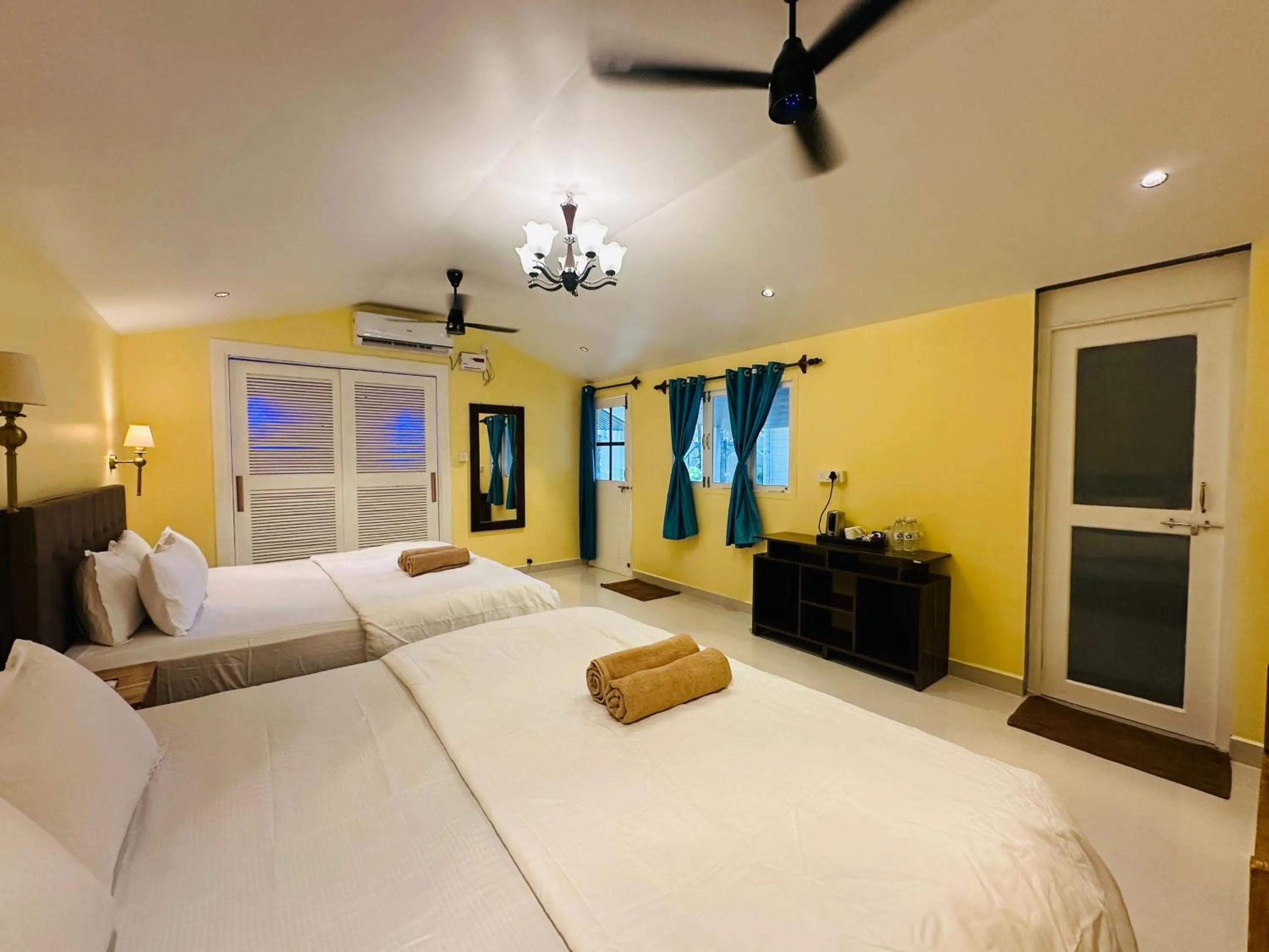 Bed in Cocos Beach Resort