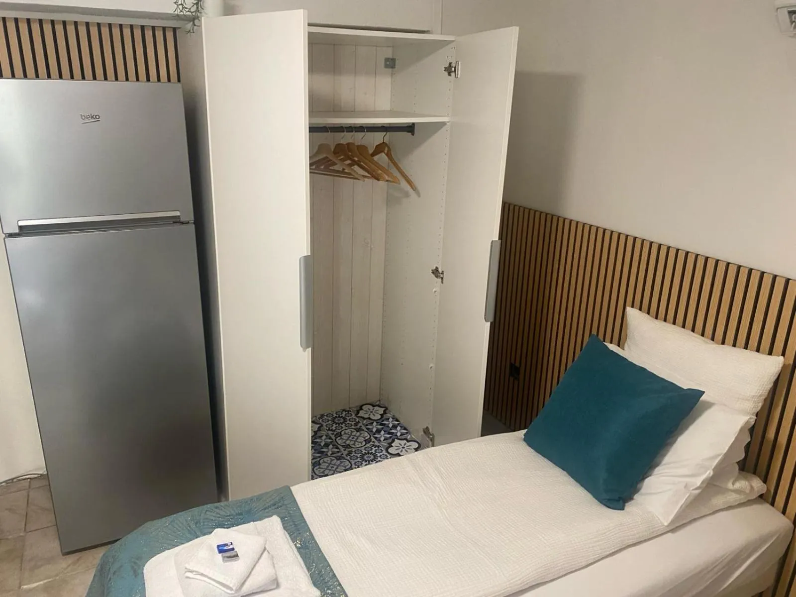 wardrobe in Kimi Résidence