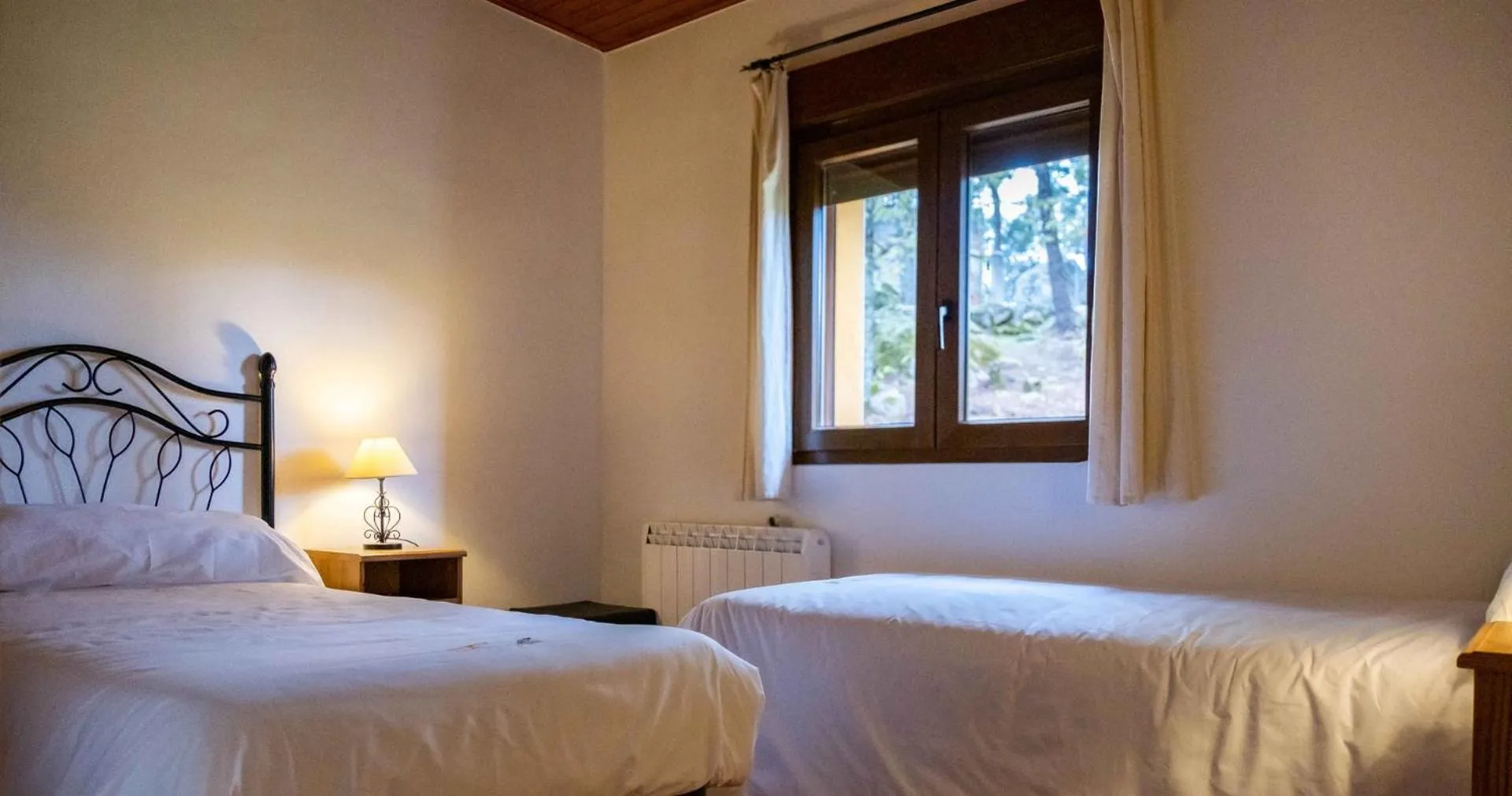 Photo of the whole room, Bed in Eras del Poeta