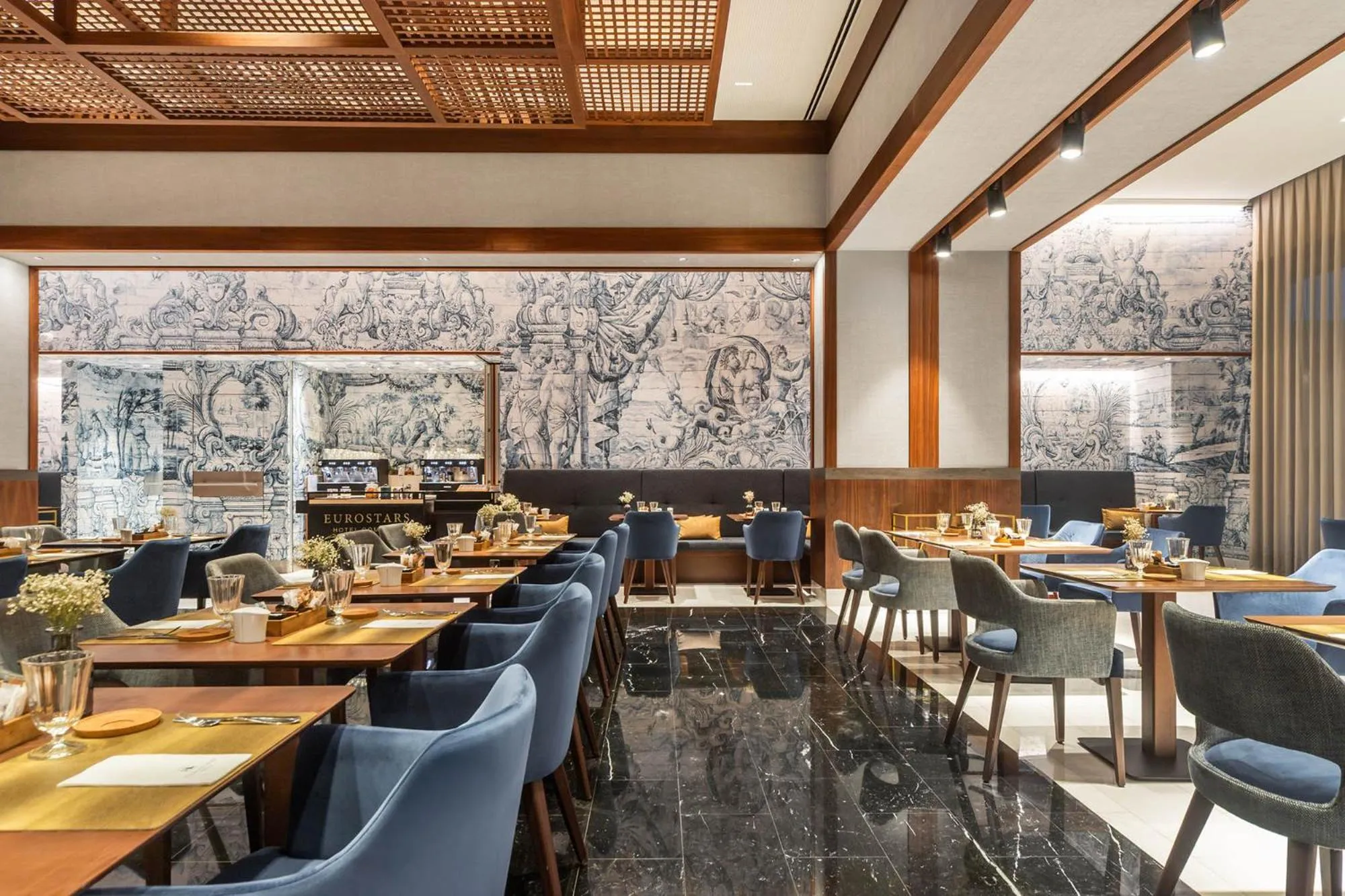 Restaurant/places to eat in Eurostars Universal Lisboa